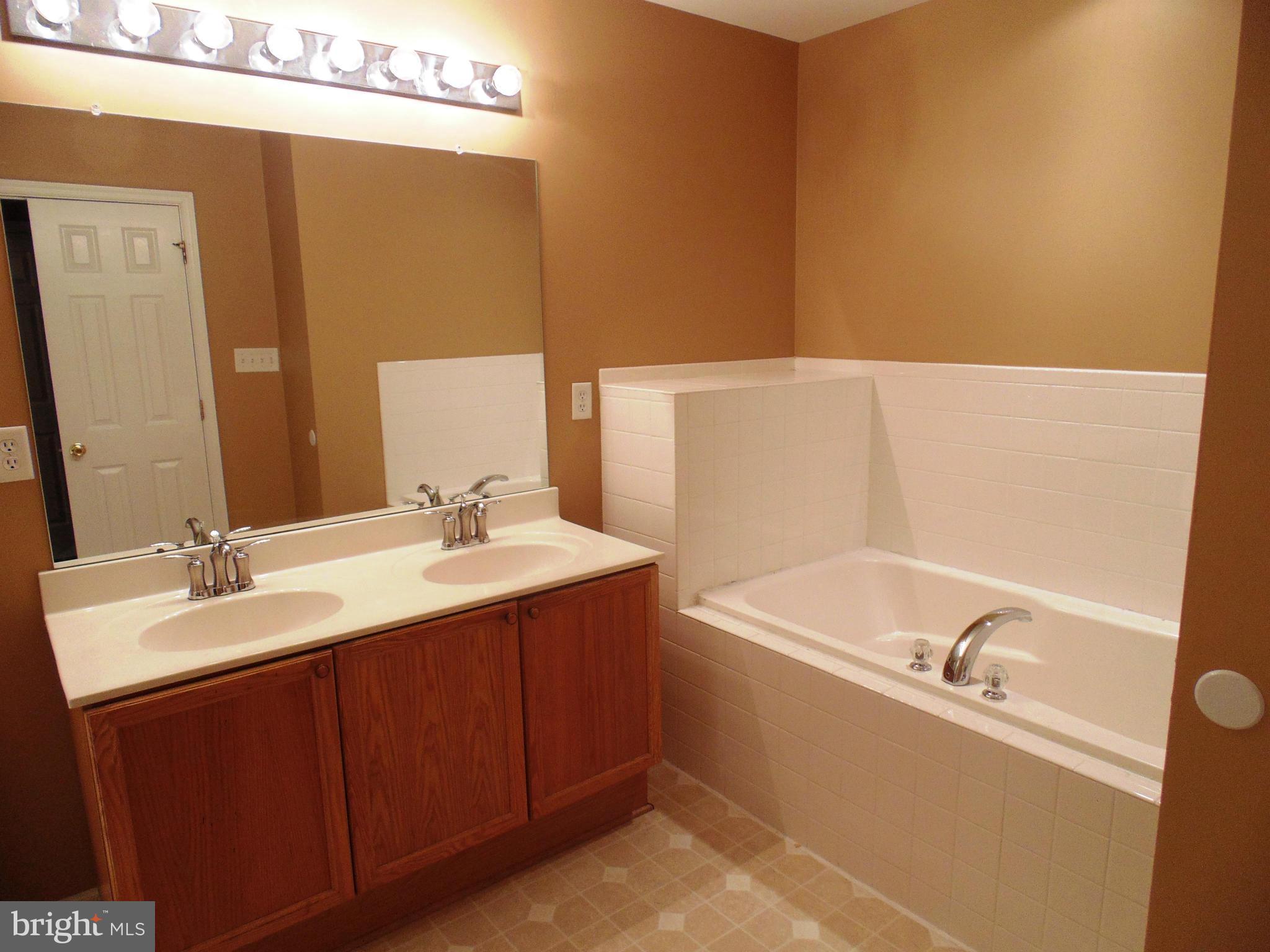 PLEASANT VIEW - Residential Lease