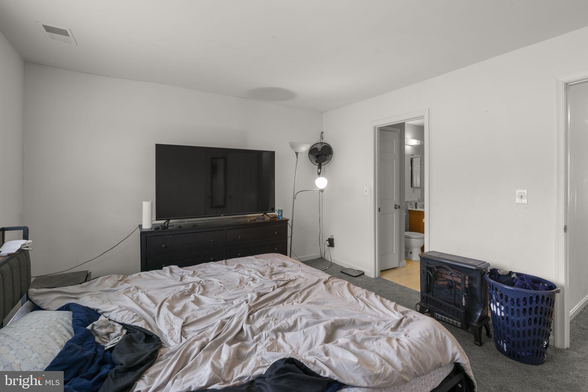 CARROLLWOOD MANOR - Residential