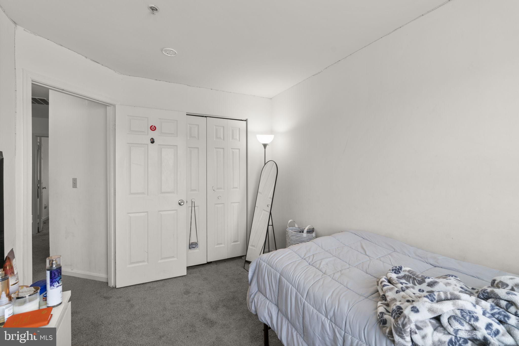 CARROLLWOOD MANOR - Residential