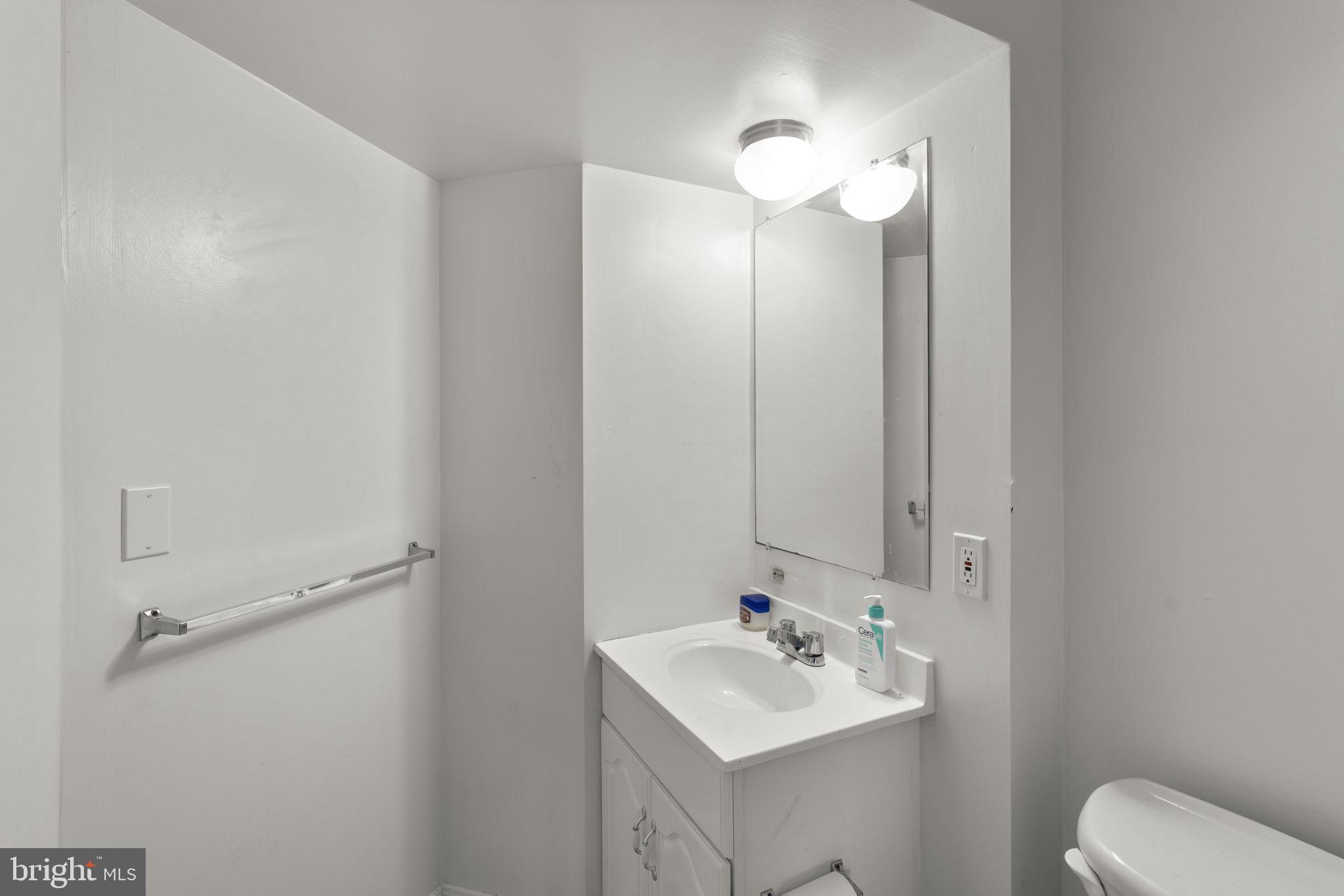 CARROLLWOOD MANOR - Residential