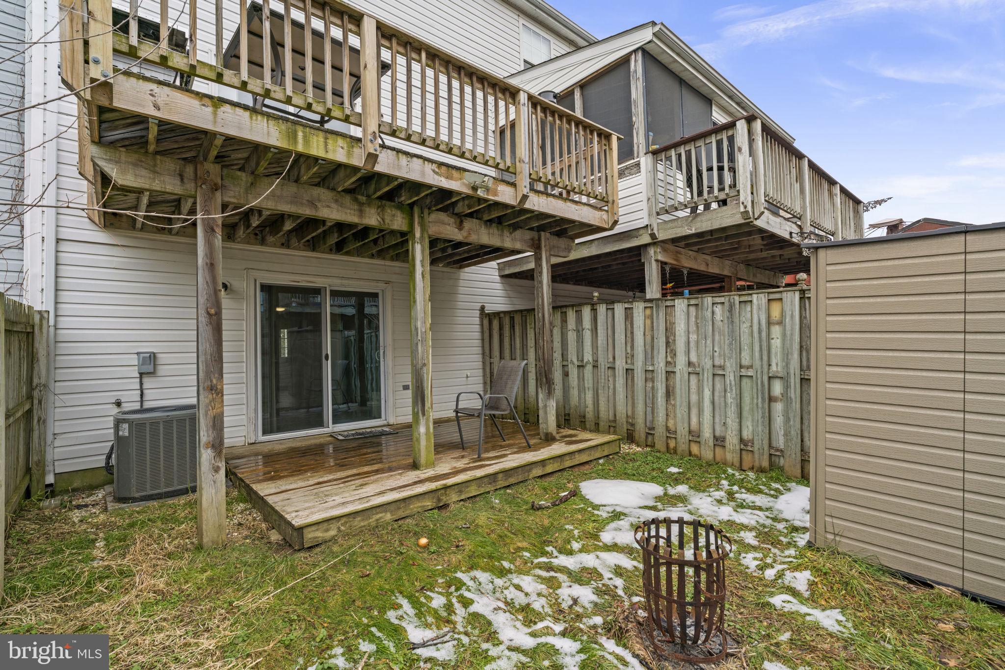 CARROLLWOOD MANOR - Residential