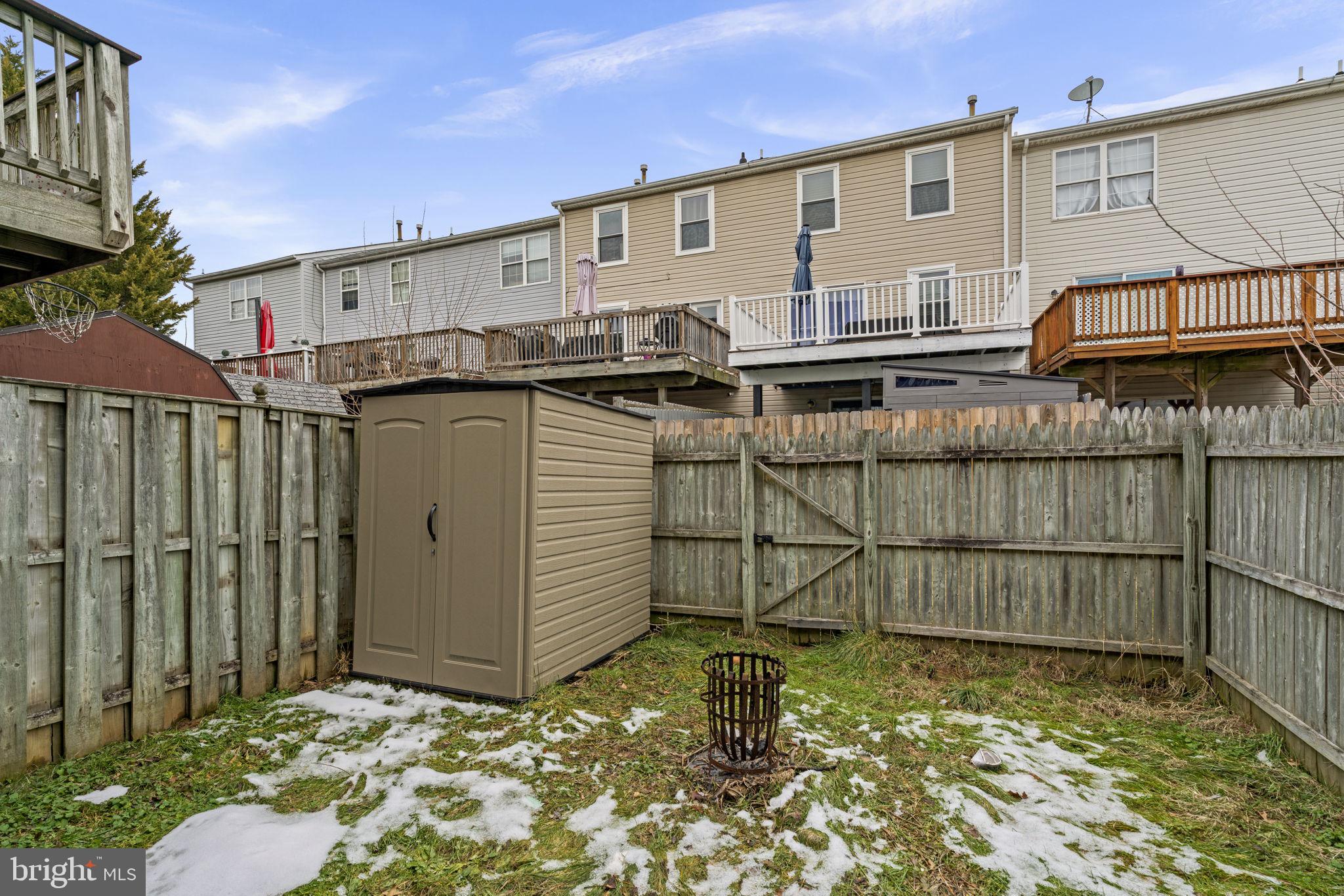 CARROLLWOOD MANOR - Residential