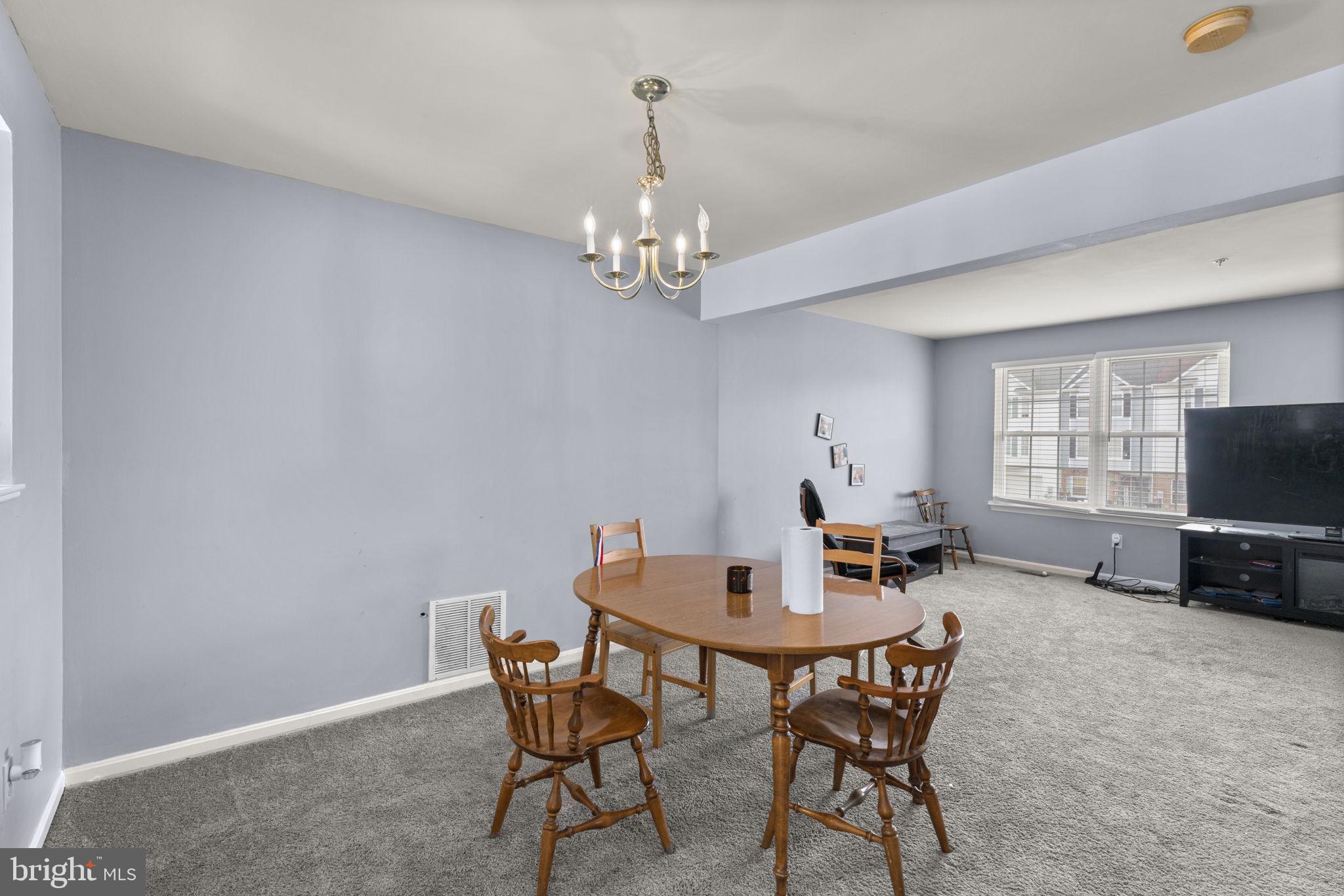 CARROLLWOOD MANOR - Residential