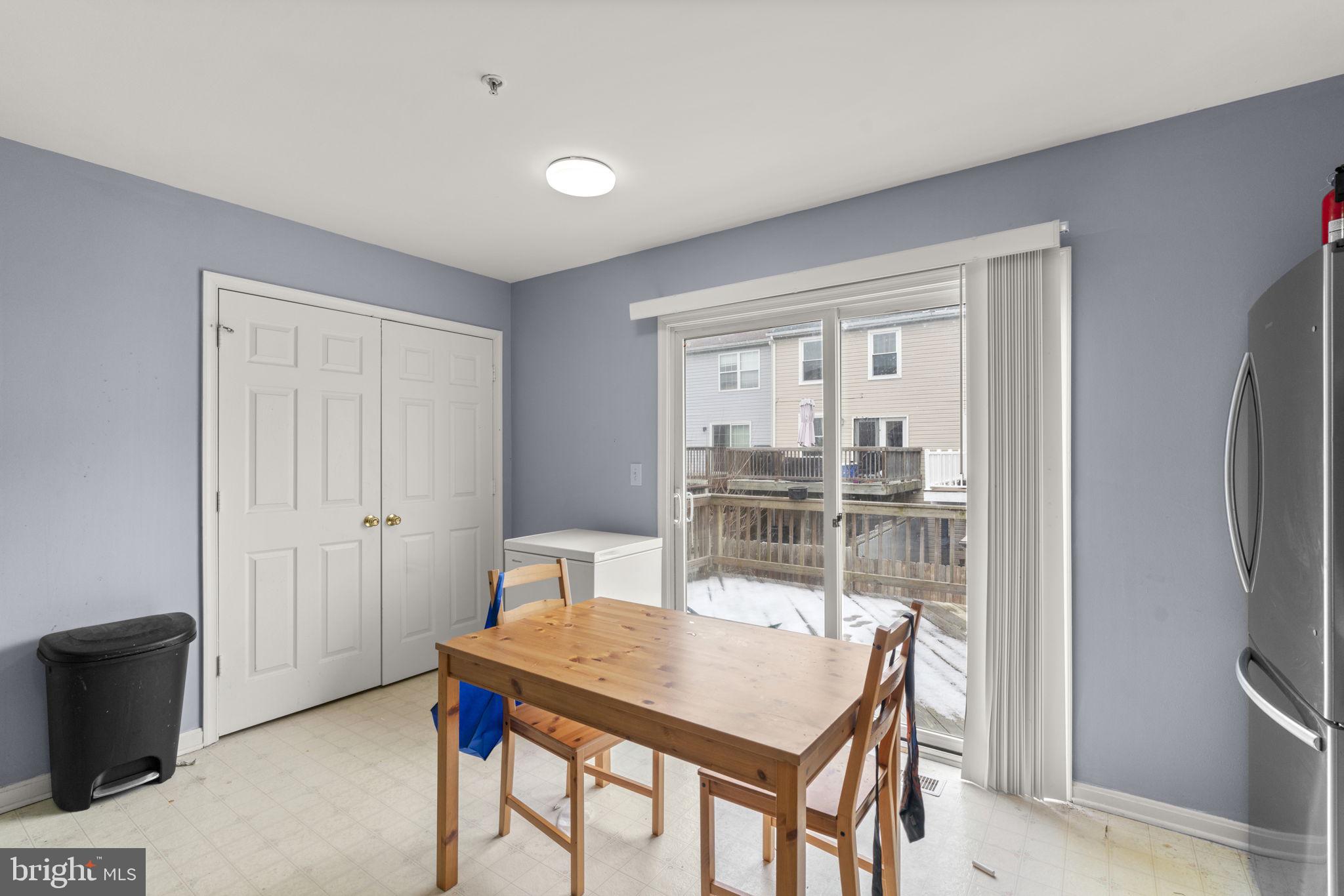 CARROLLWOOD MANOR - Residential