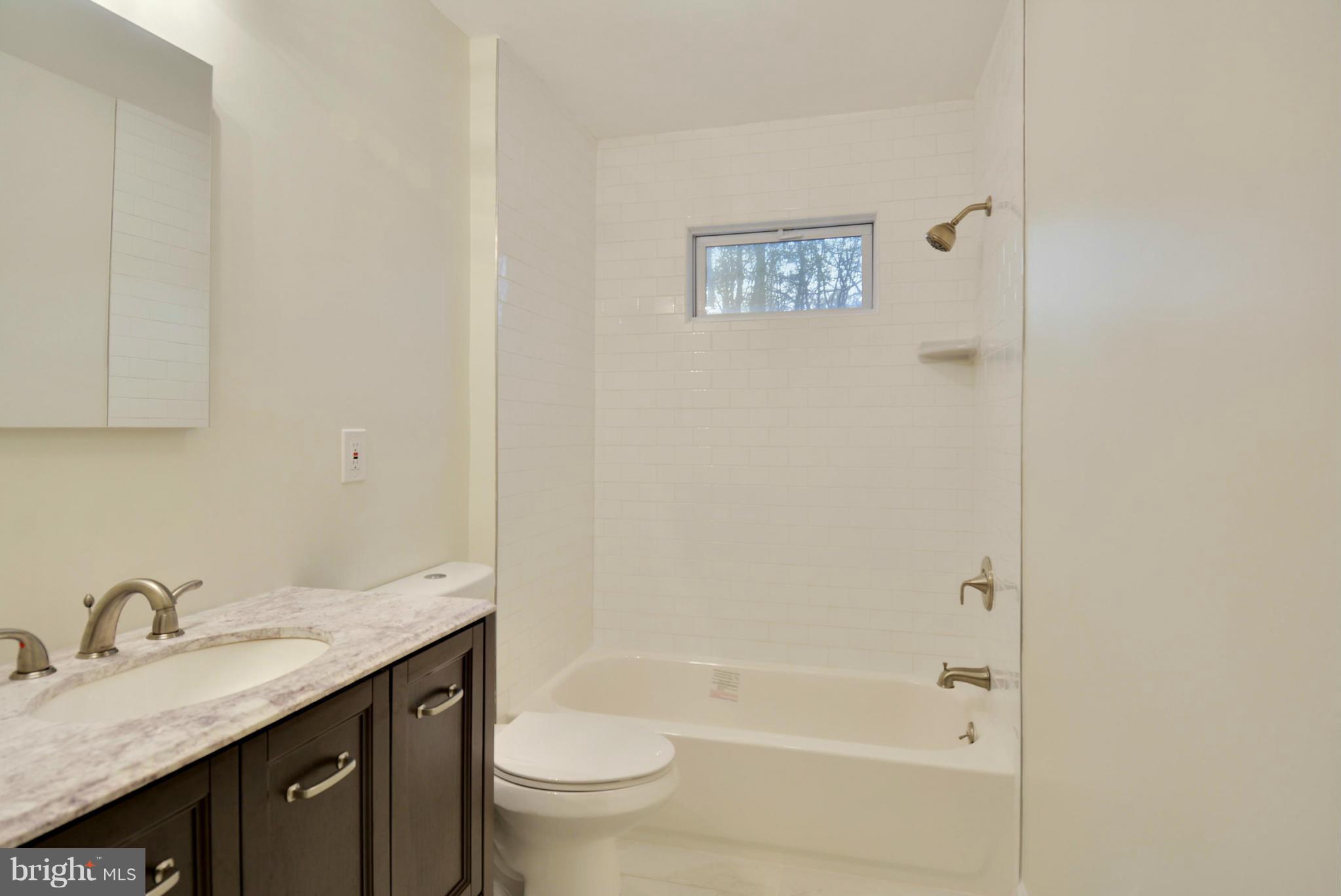 HOLLYWOOD PARK - Residential