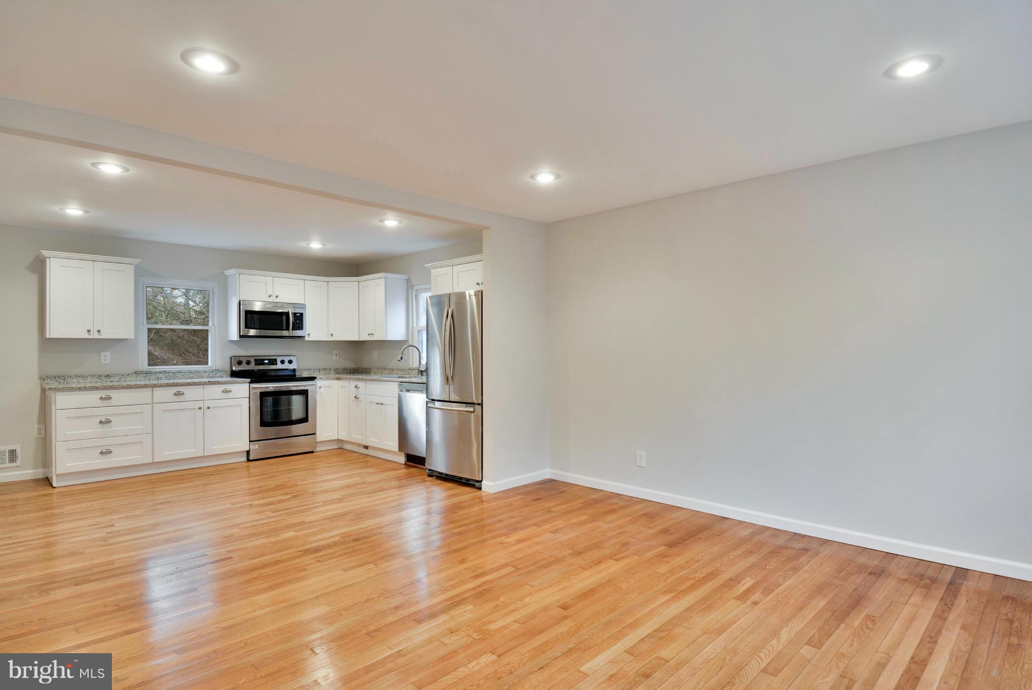 HOLLYWOOD PARK - Residential