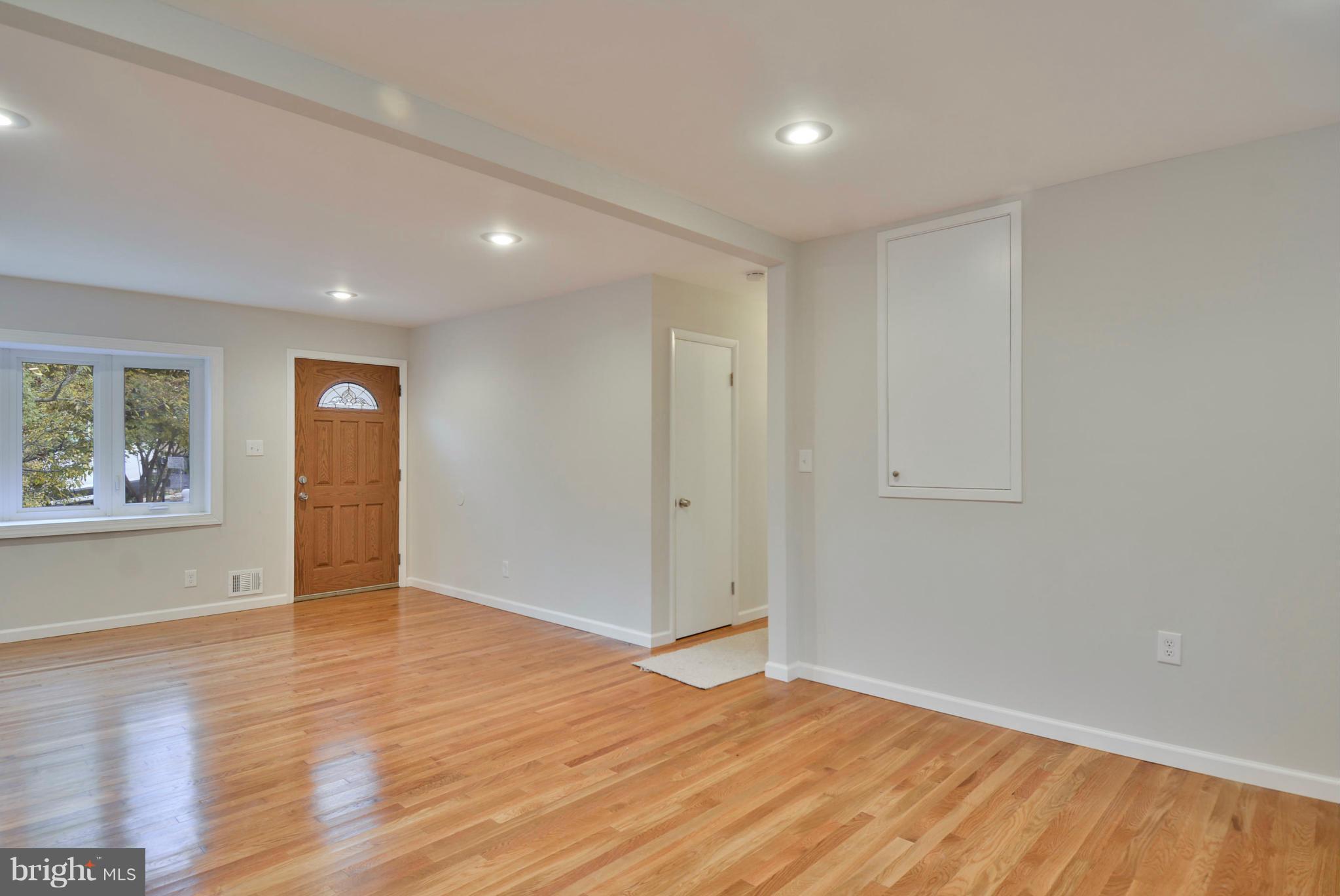 HOLLYWOOD PARK - Residential