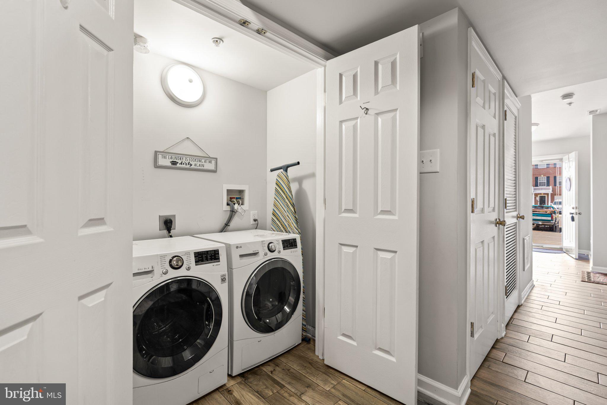 WHISPERING RIDGE - Residential