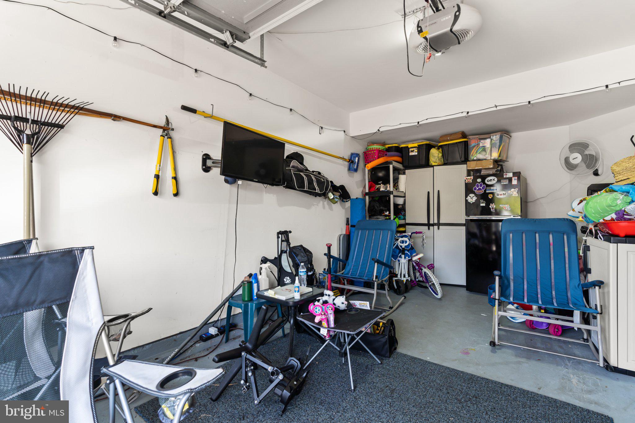 WHISPERING RIDGE - Residential