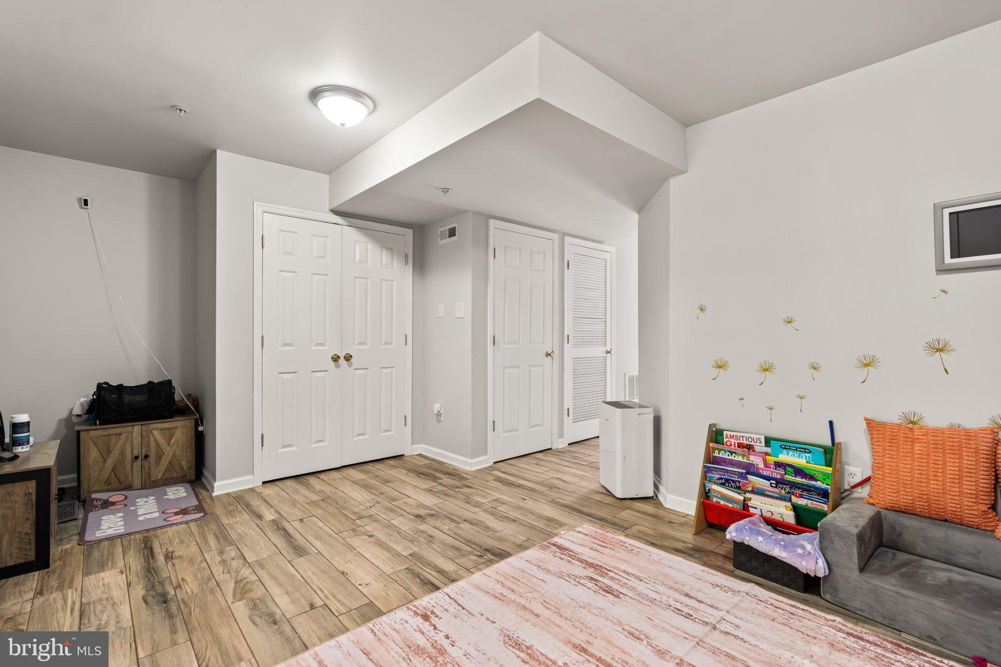 WHISPERING RIDGE - Residential