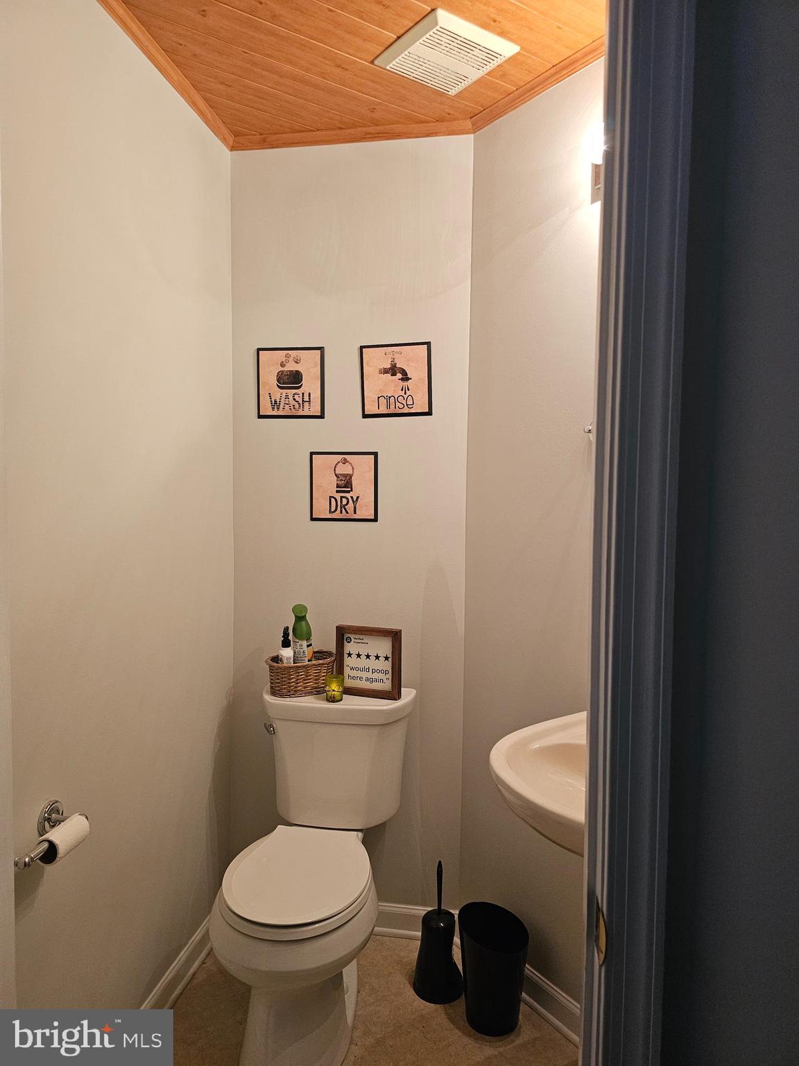 WHISPERING RIDGE - Residential