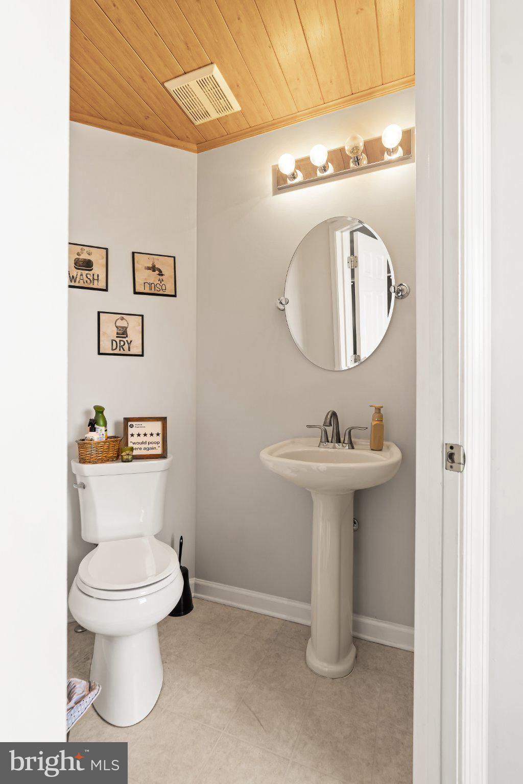 WHISPERING RIDGE - Residential