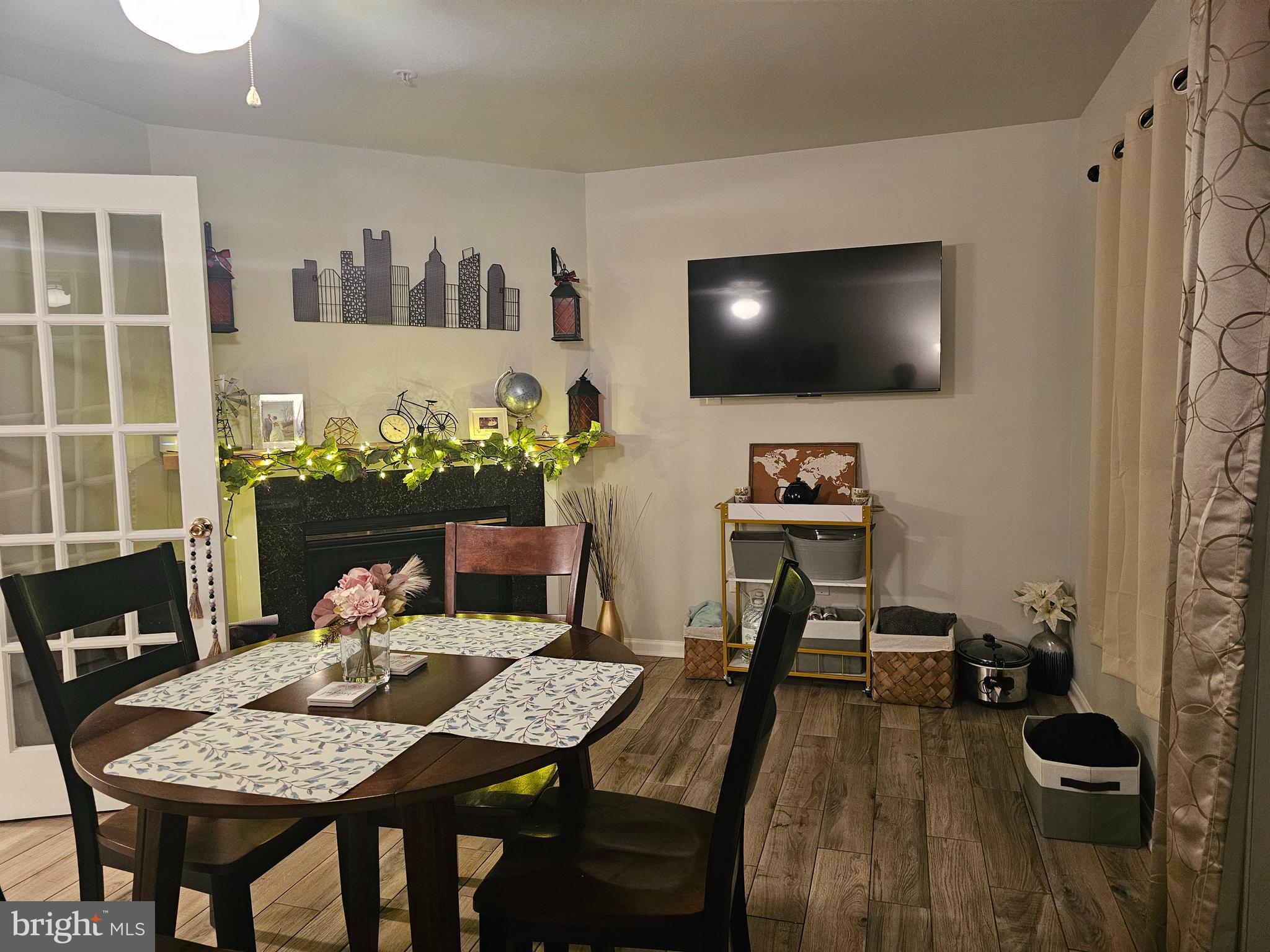 WHISPERING RIDGE - Residential