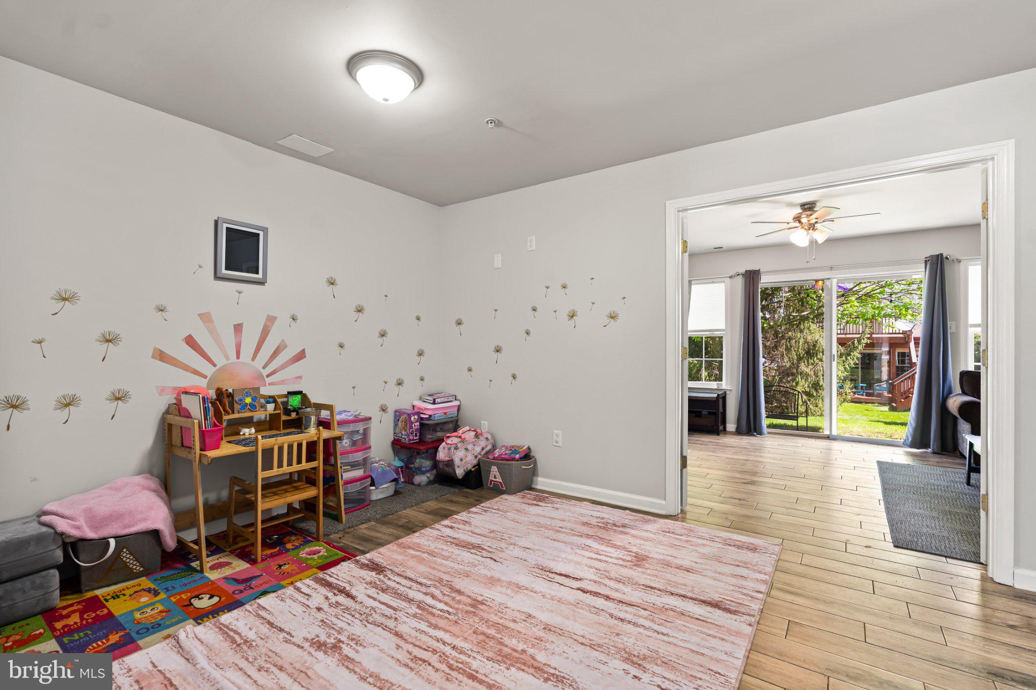 WHISPERING RIDGE - Residential