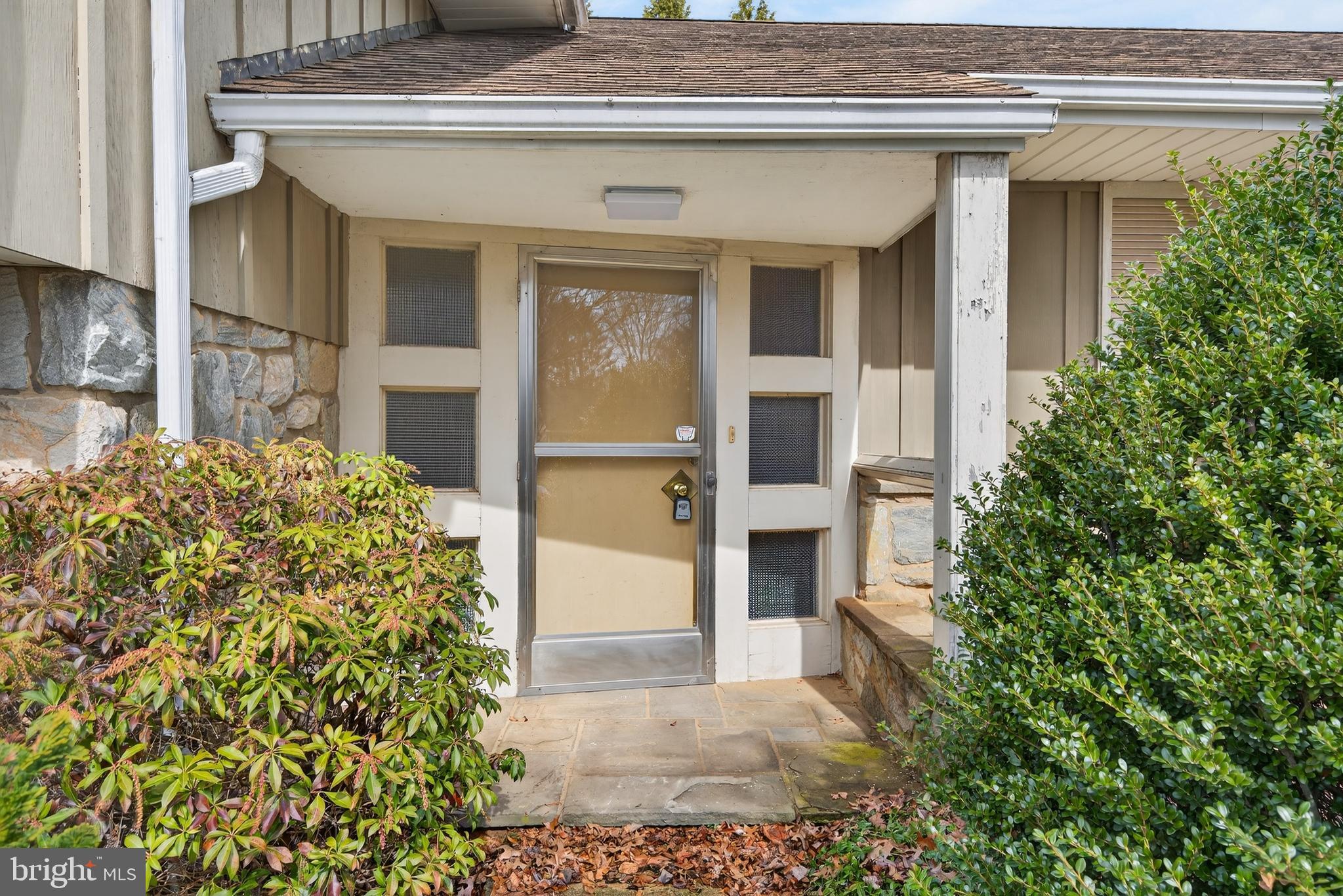 325 MURRY HILL DRIVE