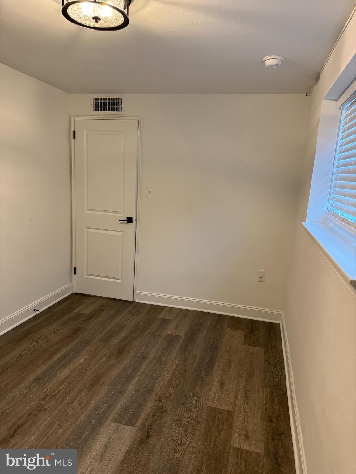 WILLOW GROVE - Residential Lease