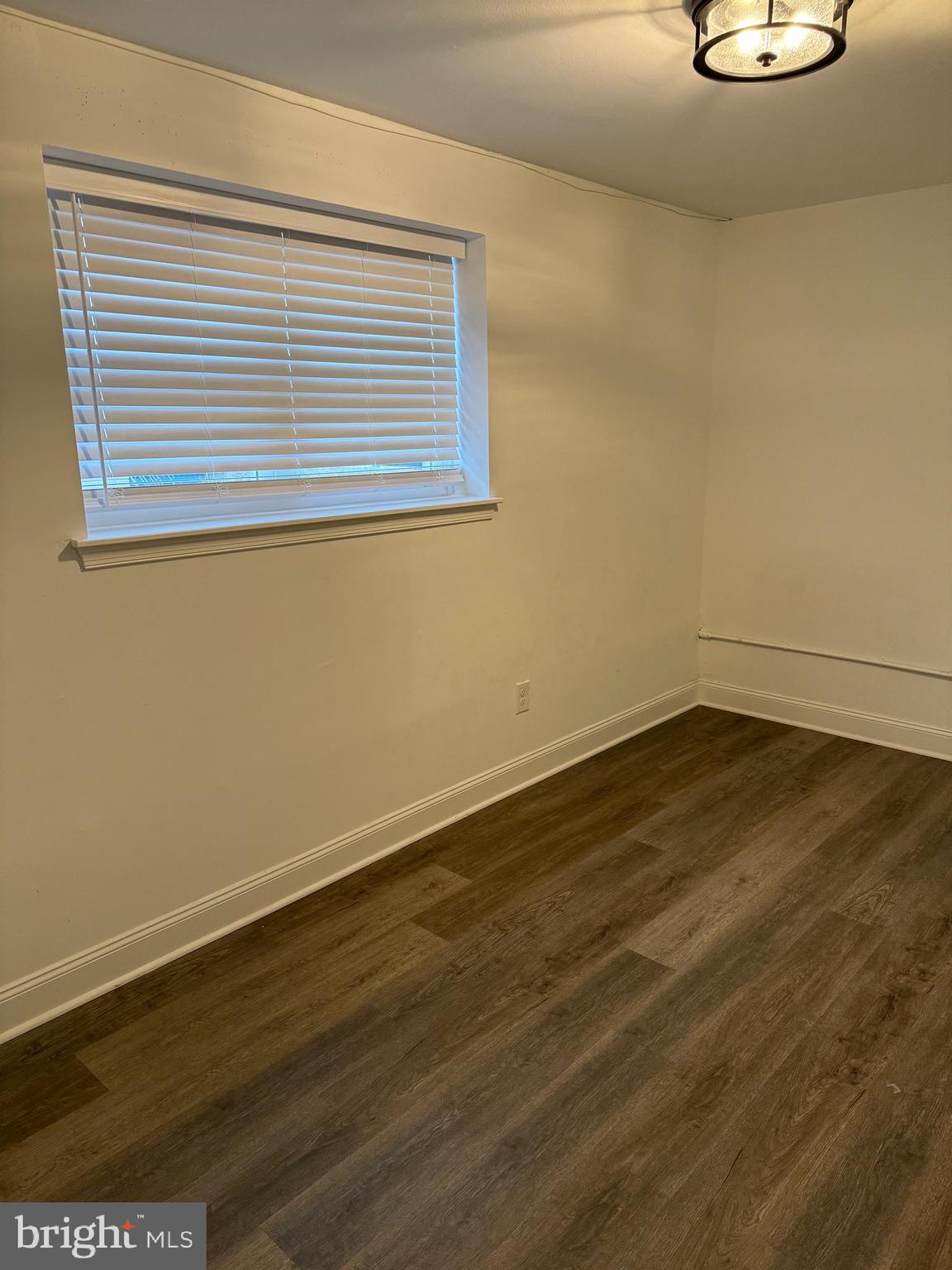 WILLOW GROVE - Residential Lease