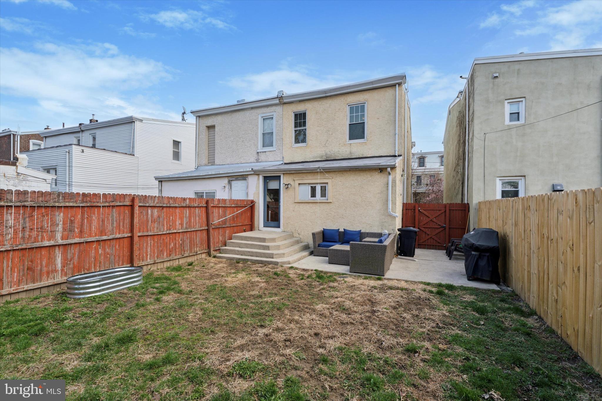 ROXBOROUGH - Residential