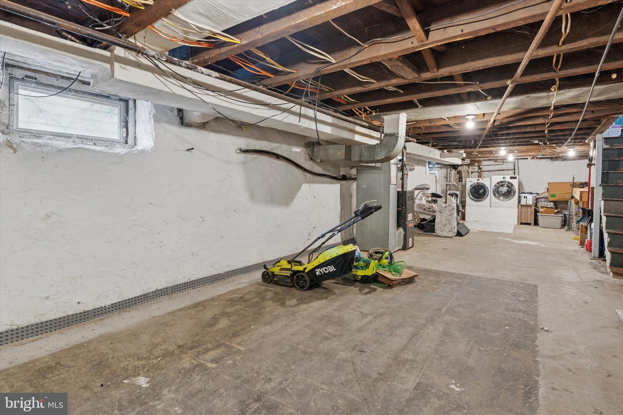 ROXBOROUGH - Residential