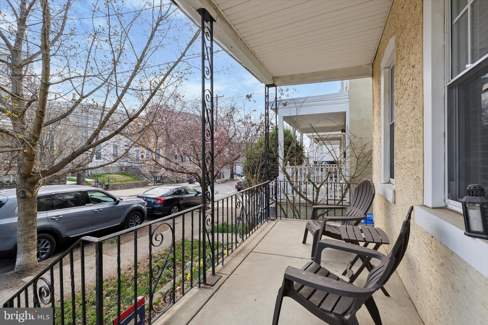 ROXBOROUGH - Residential