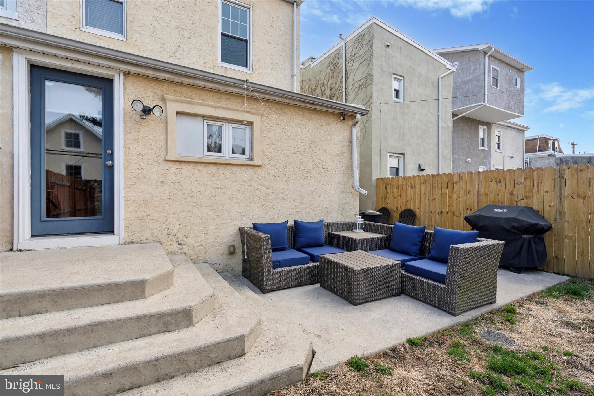 ROXBOROUGH - Residential