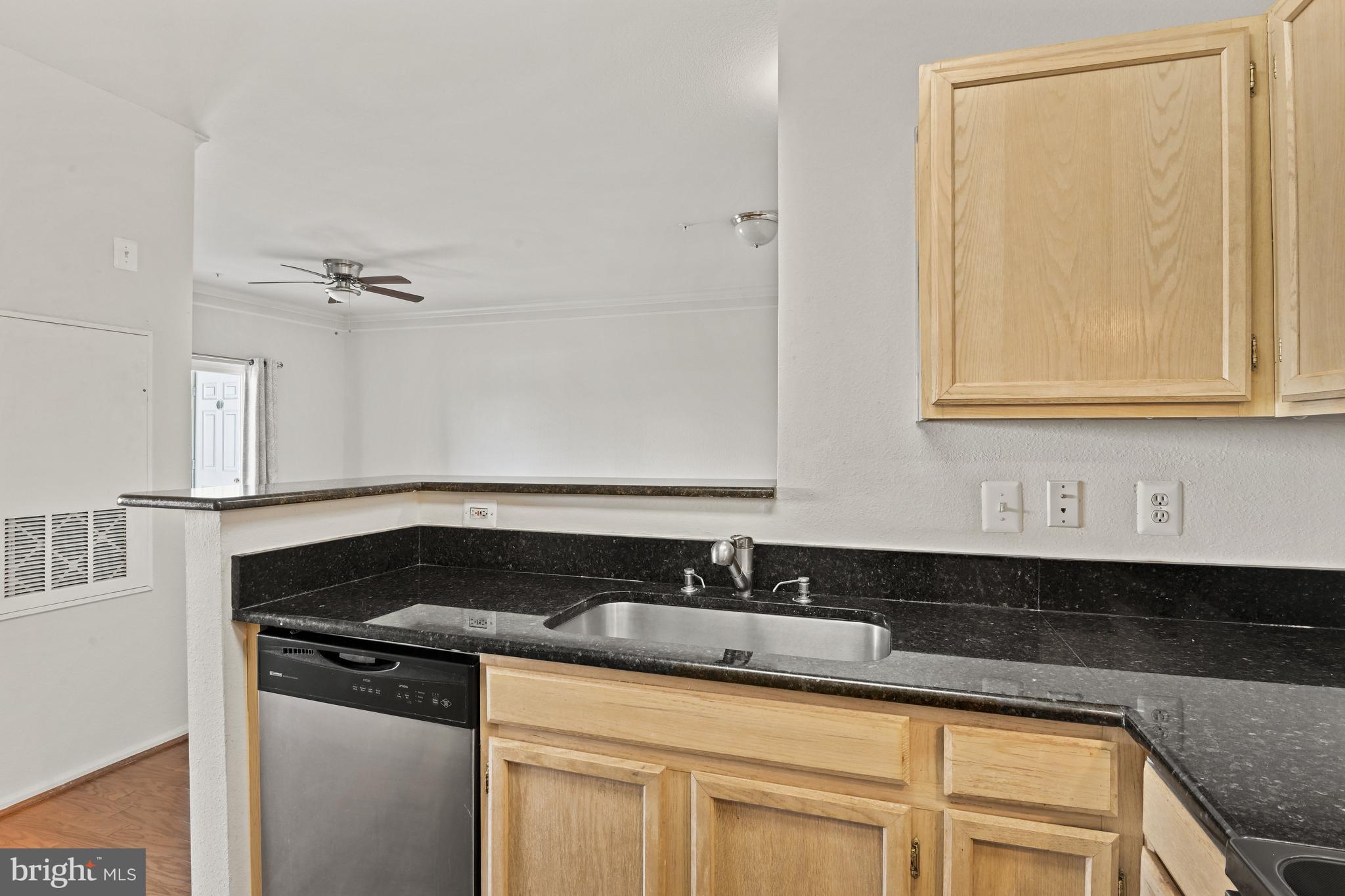 GATES OF MCLEAN - Residential