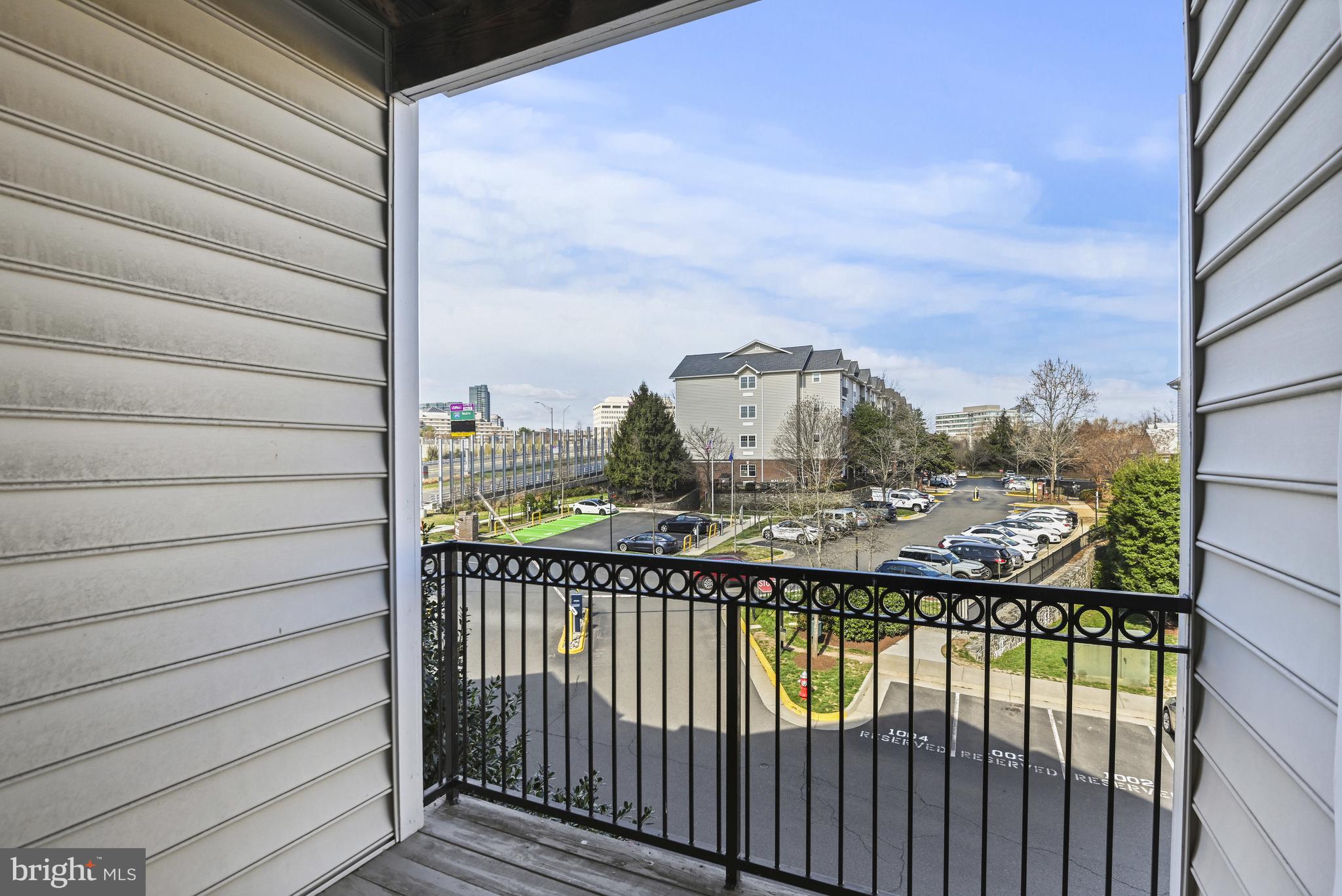 GATES OF MCLEAN - Residential