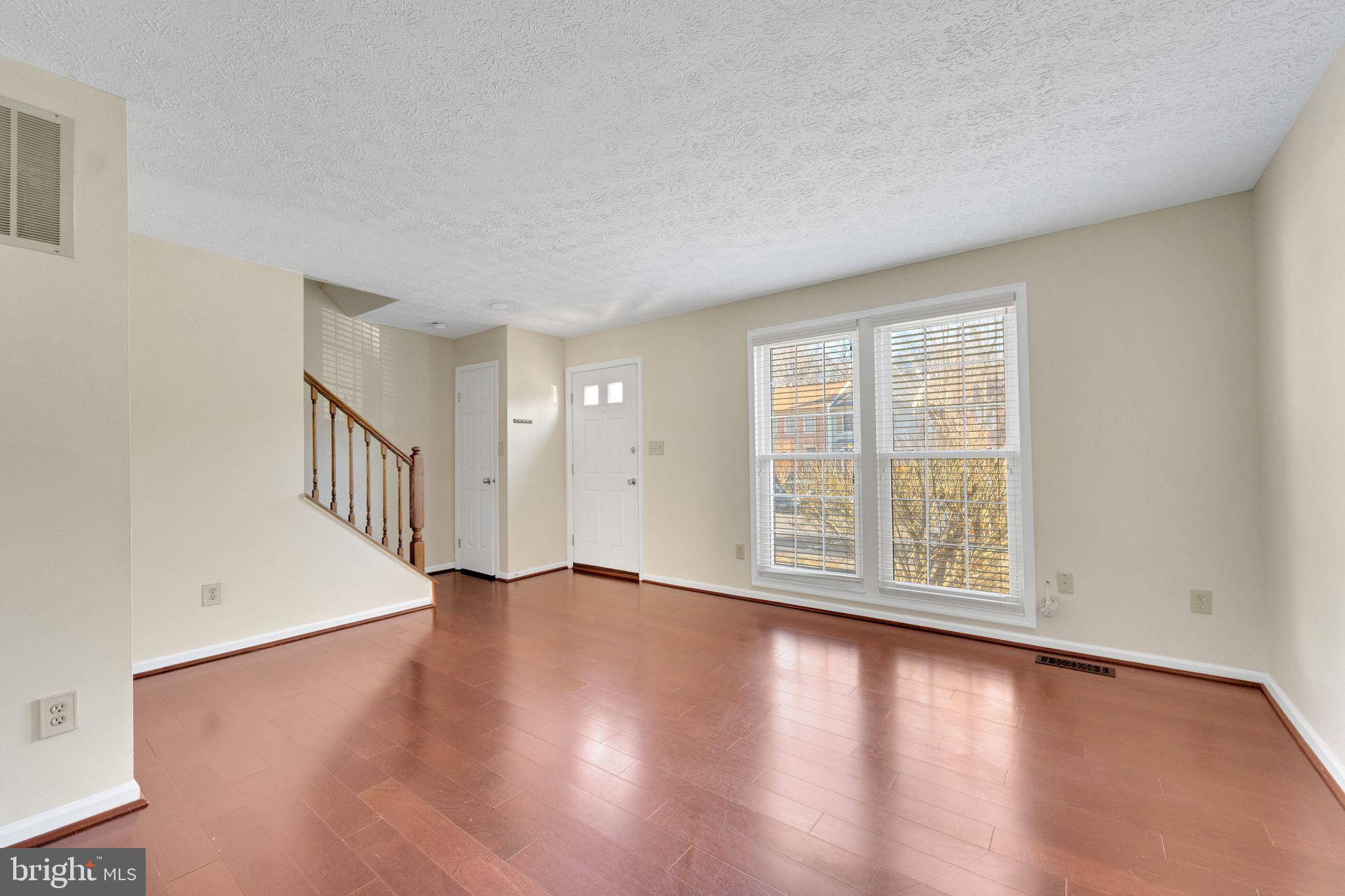 SEVEN OAKS - Residential