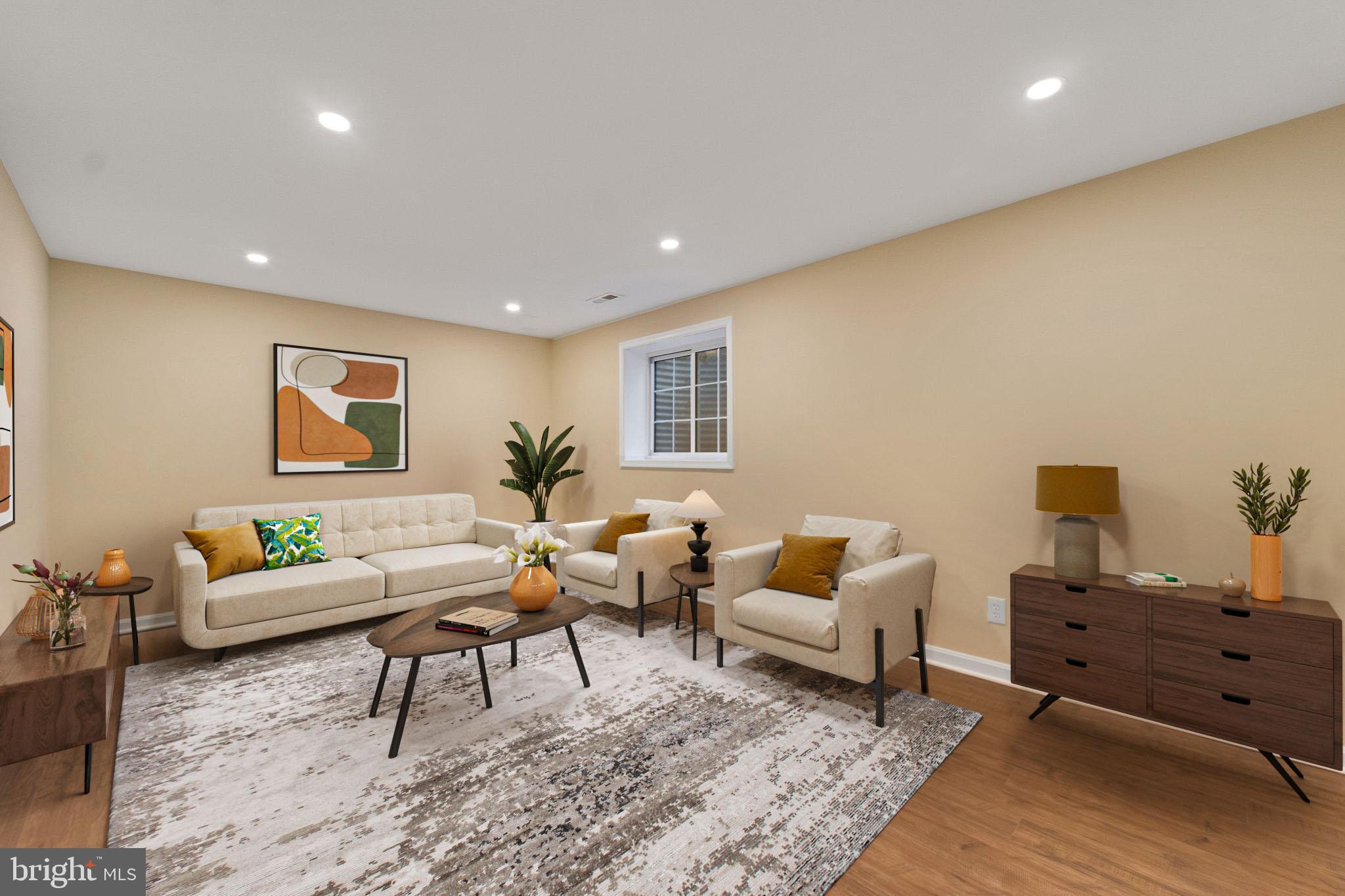 SEVEN OAKS - Residential