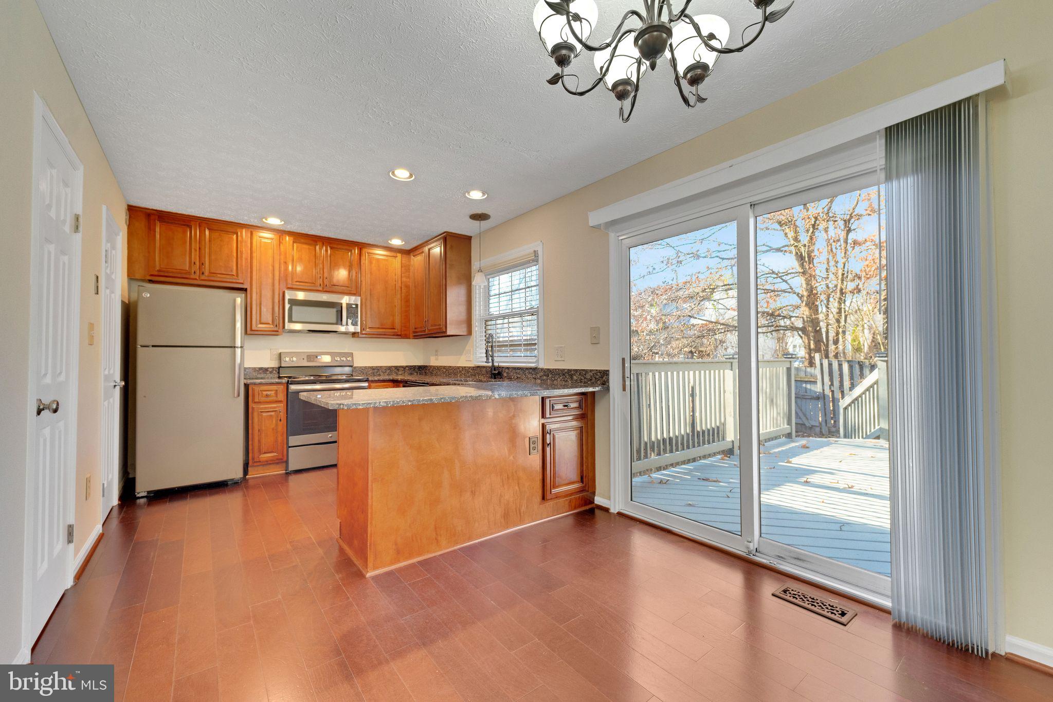 SEVEN OAKS - Residential