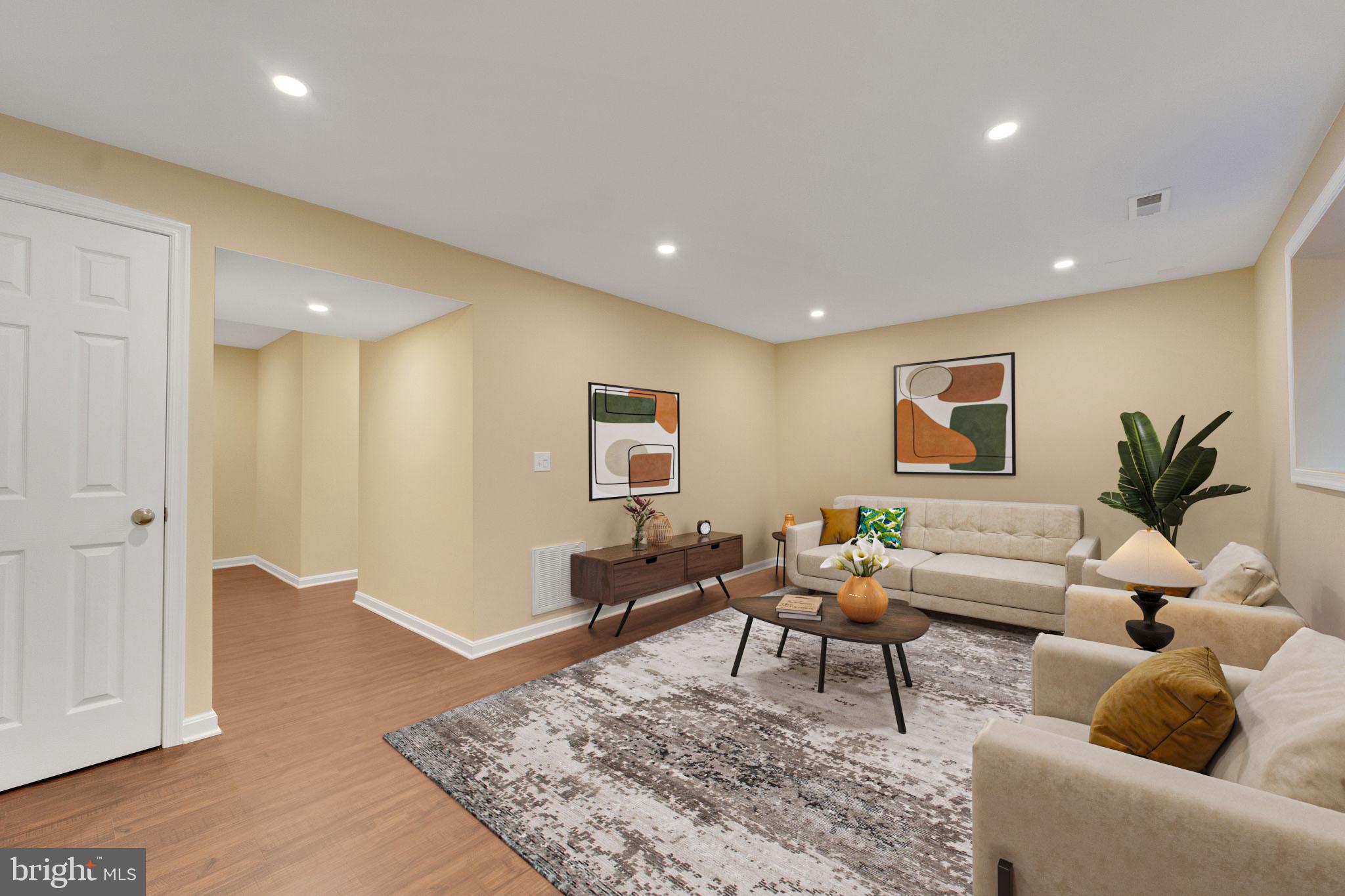 SEVEN OAKS - Residential