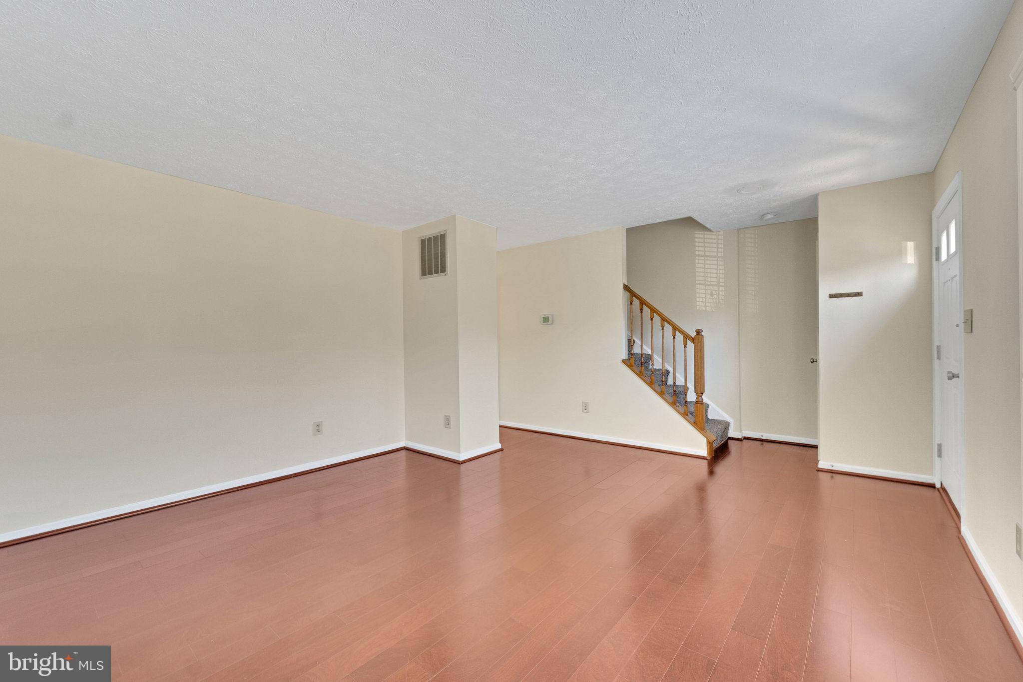 SEVEN OAKS - Residential