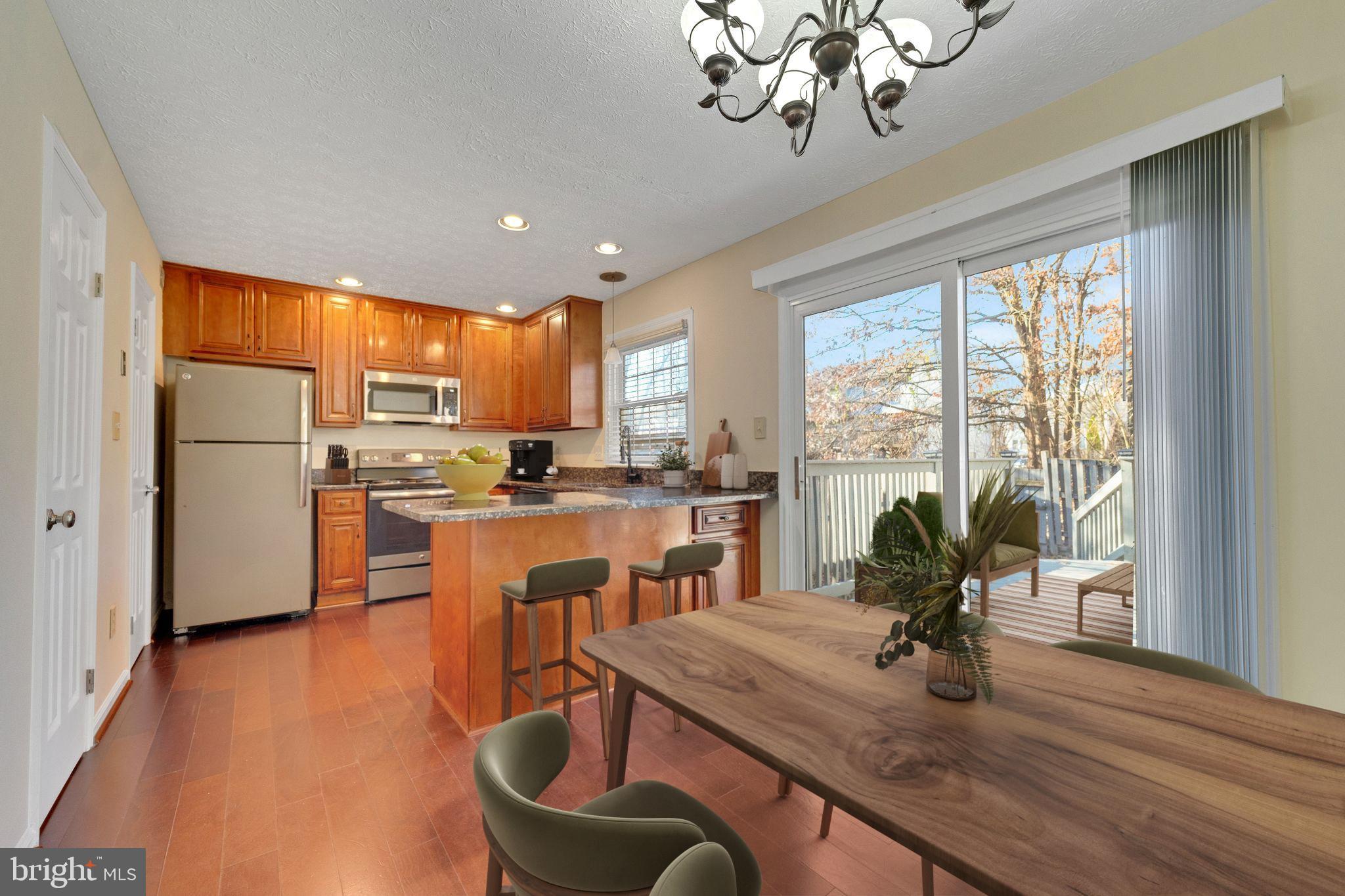 SEVEN OAKS - Residential