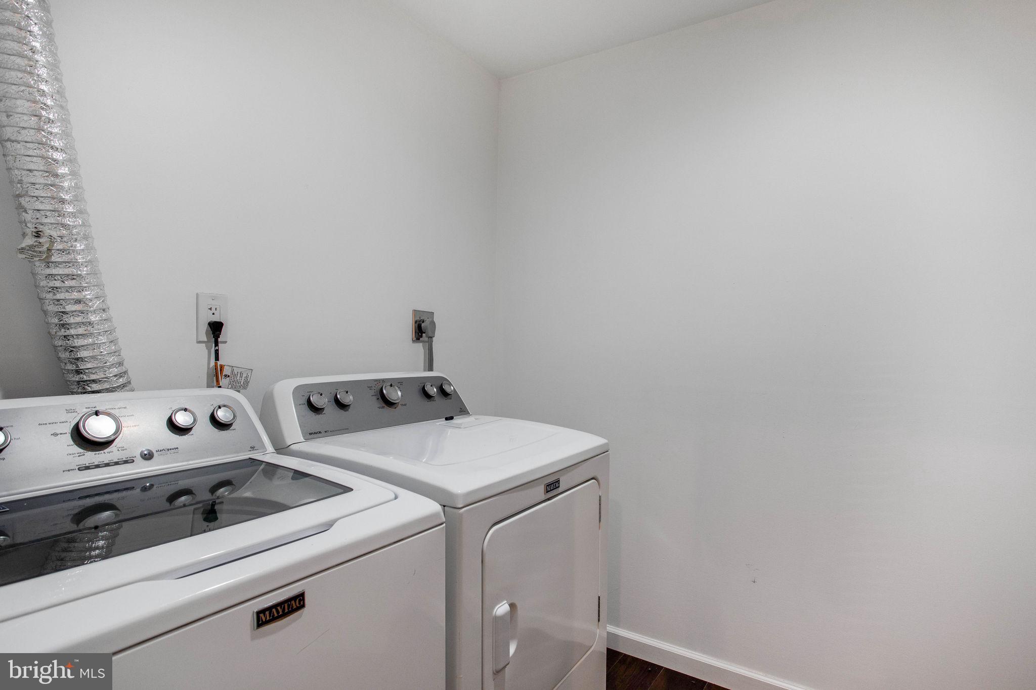 FOX RUN ESTATES - Residential