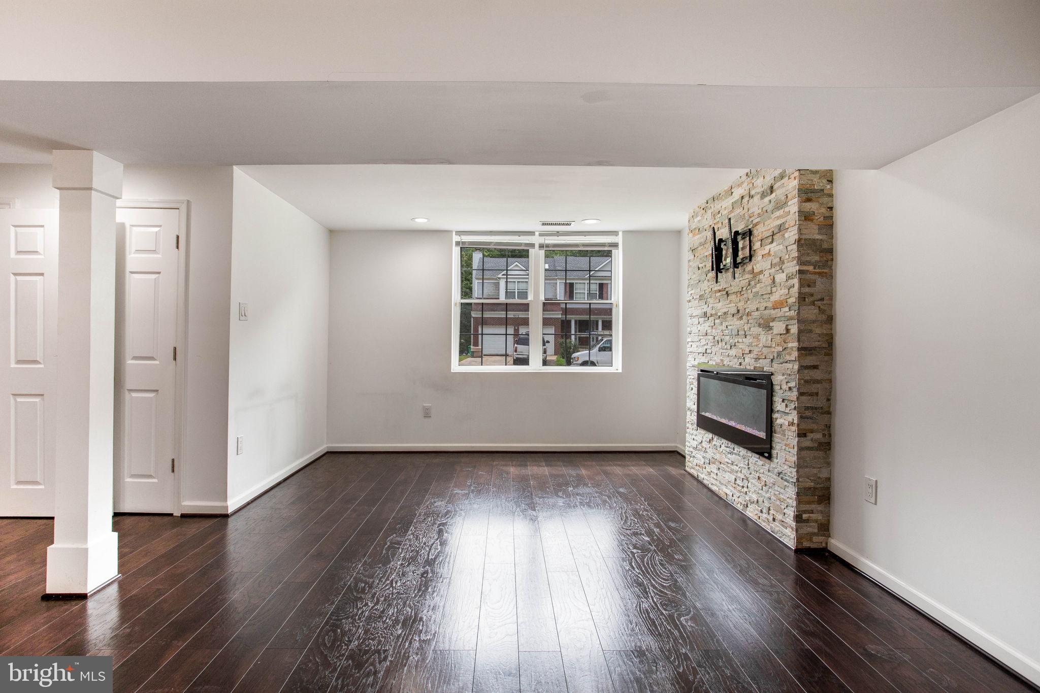 FOX RUN ESTATES - Residential