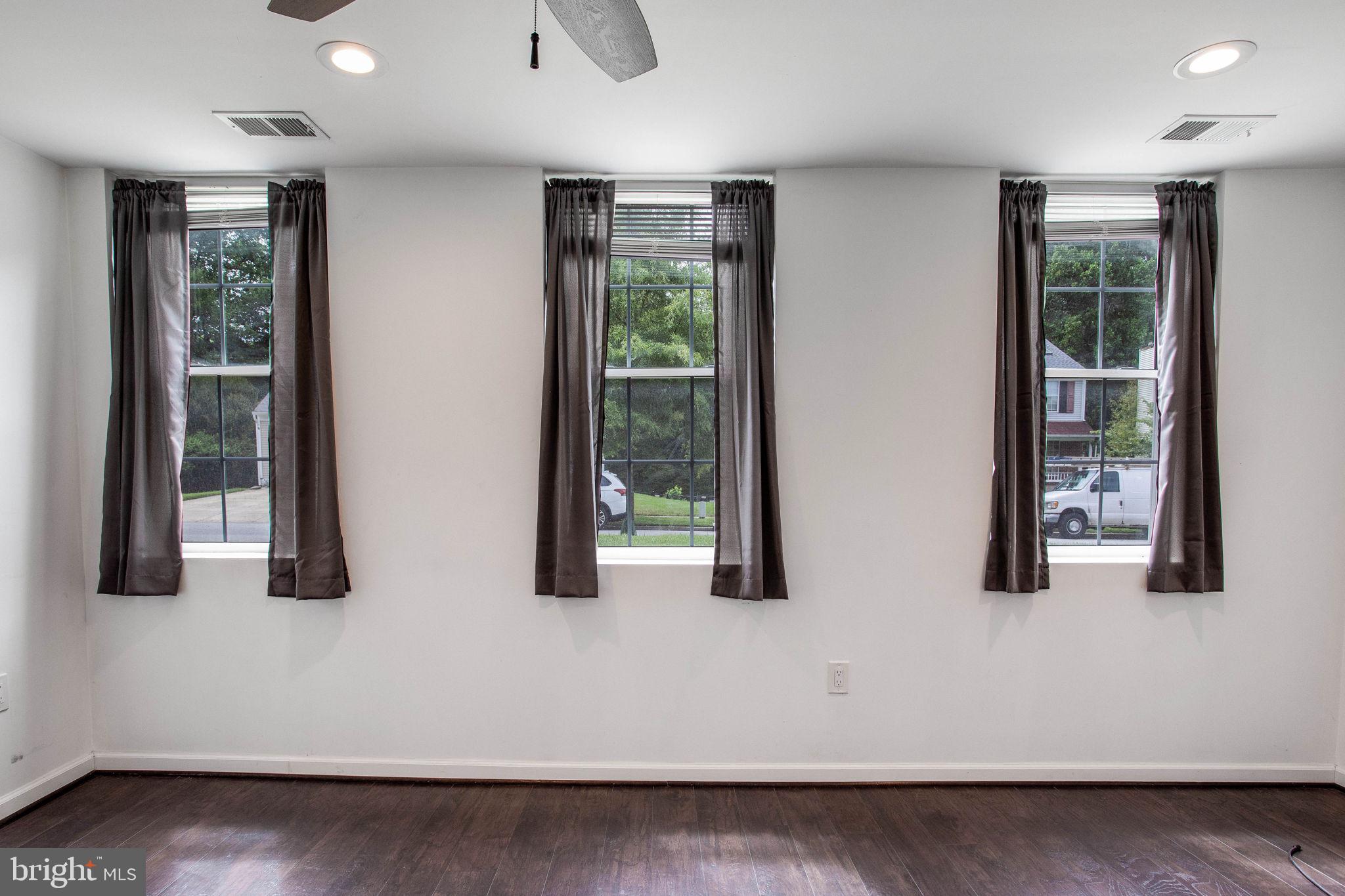 FOX RUN ESTATES - Residential