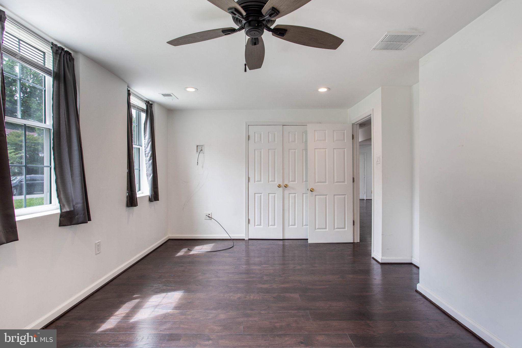 FOX RUN ESTATES - Residential