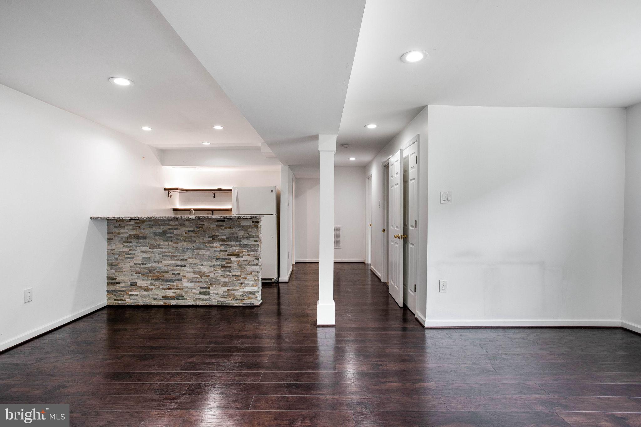 FOX RUN ESTATES - Residential