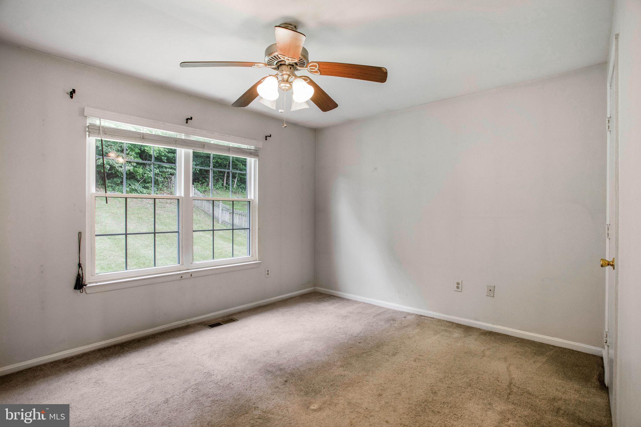 FOX RUN ESTATES - Residential