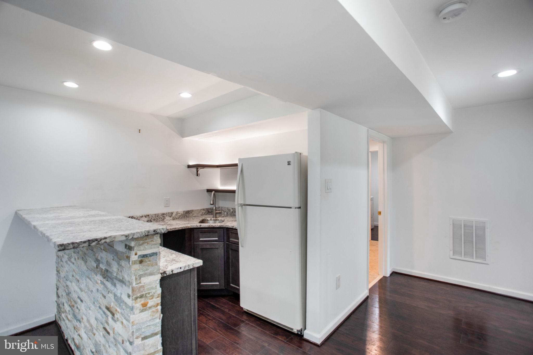 FOX RUN ESTATES - Residential