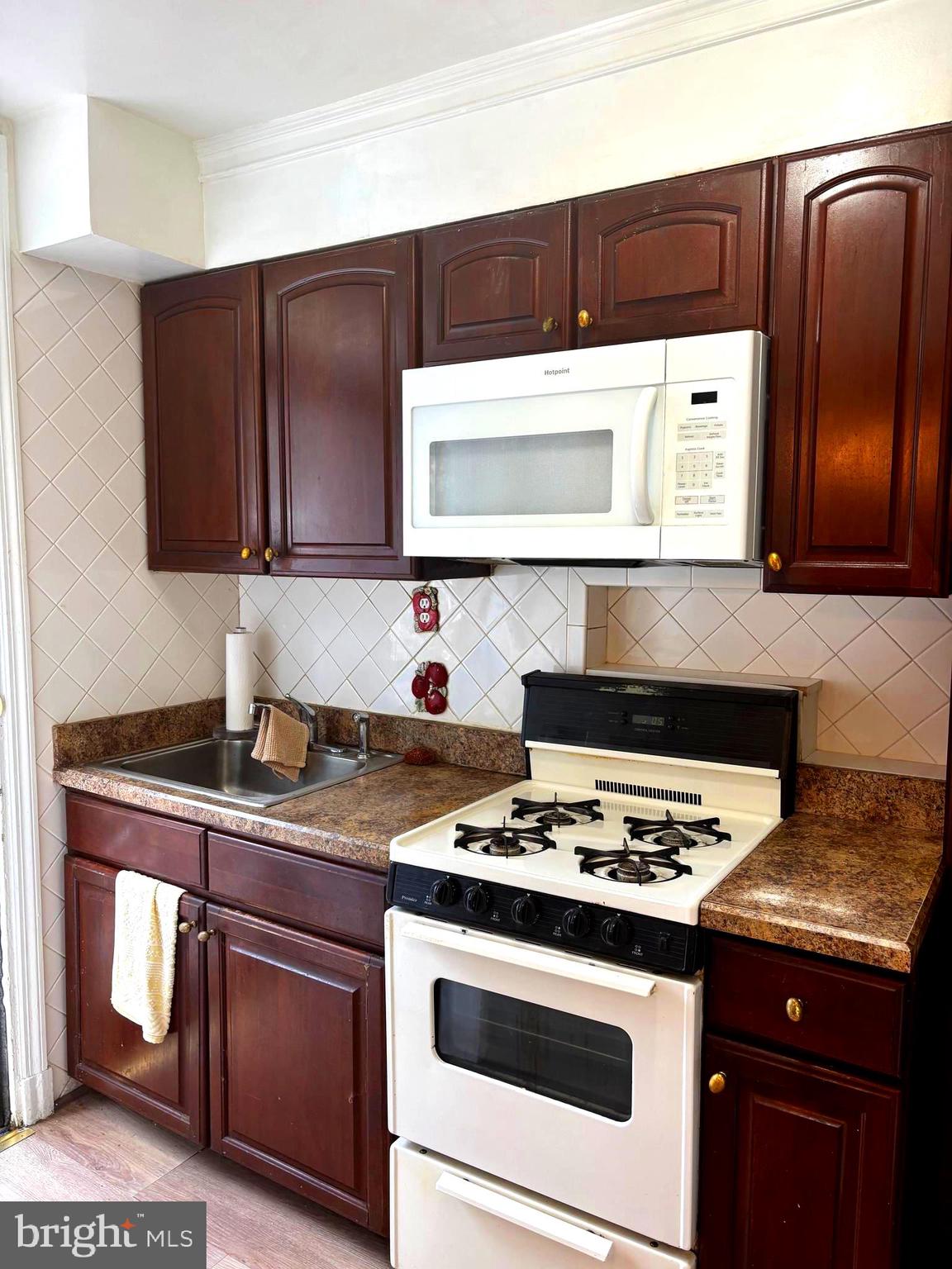 WAVERLY TAYLOR - Residential