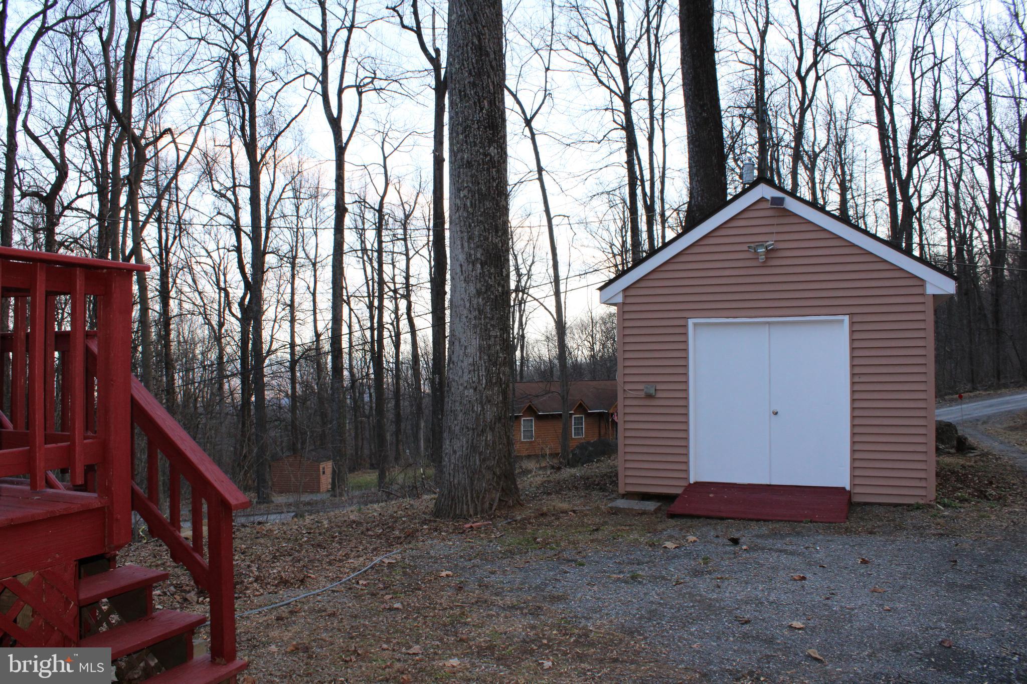 BLUE MOUNTAIN - Residential