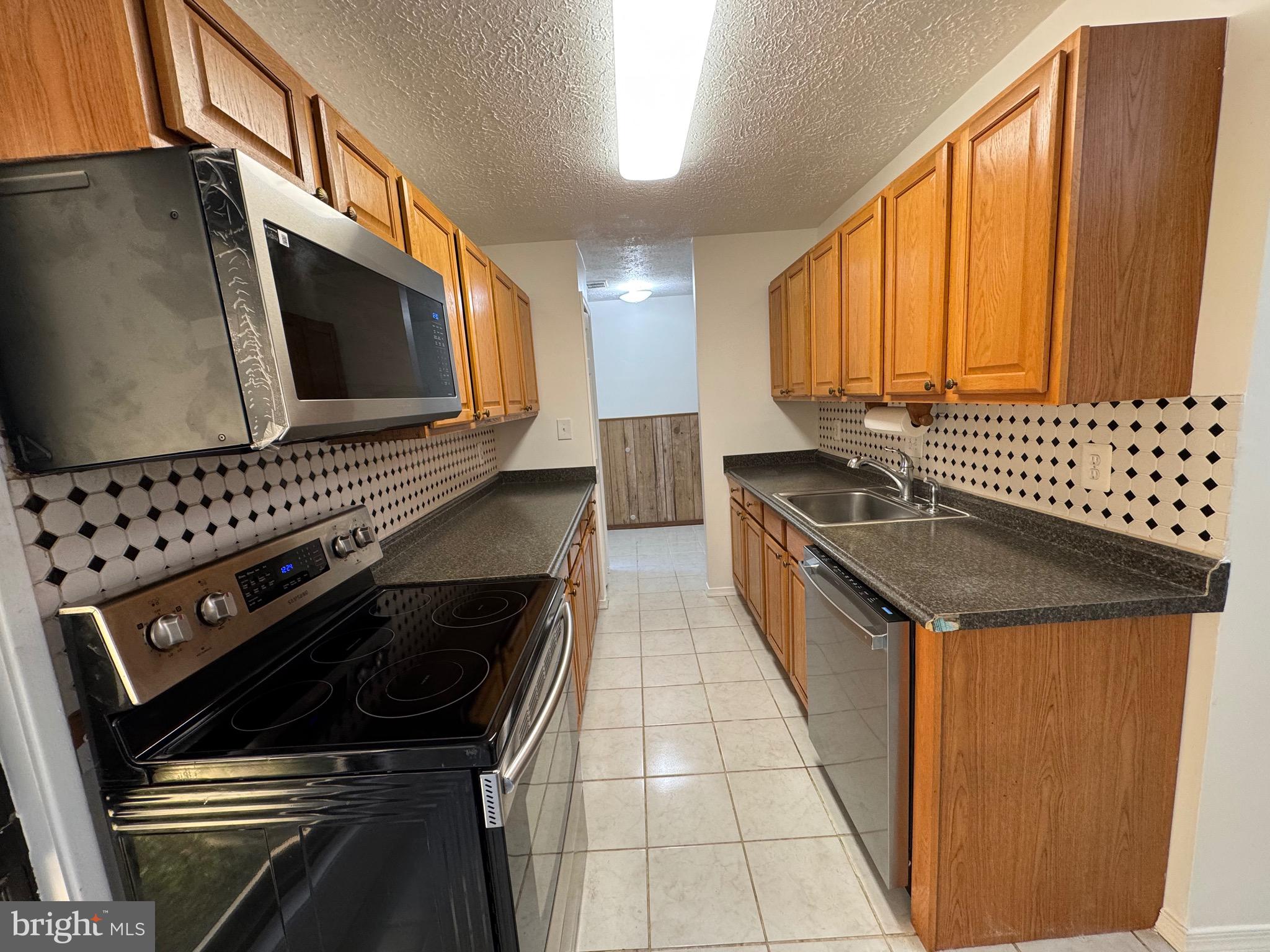 CRESTVIEW - Residential