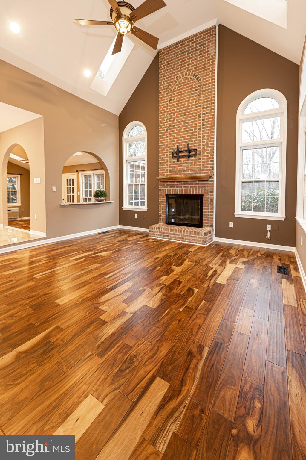 CROSSPOINTE - Residential