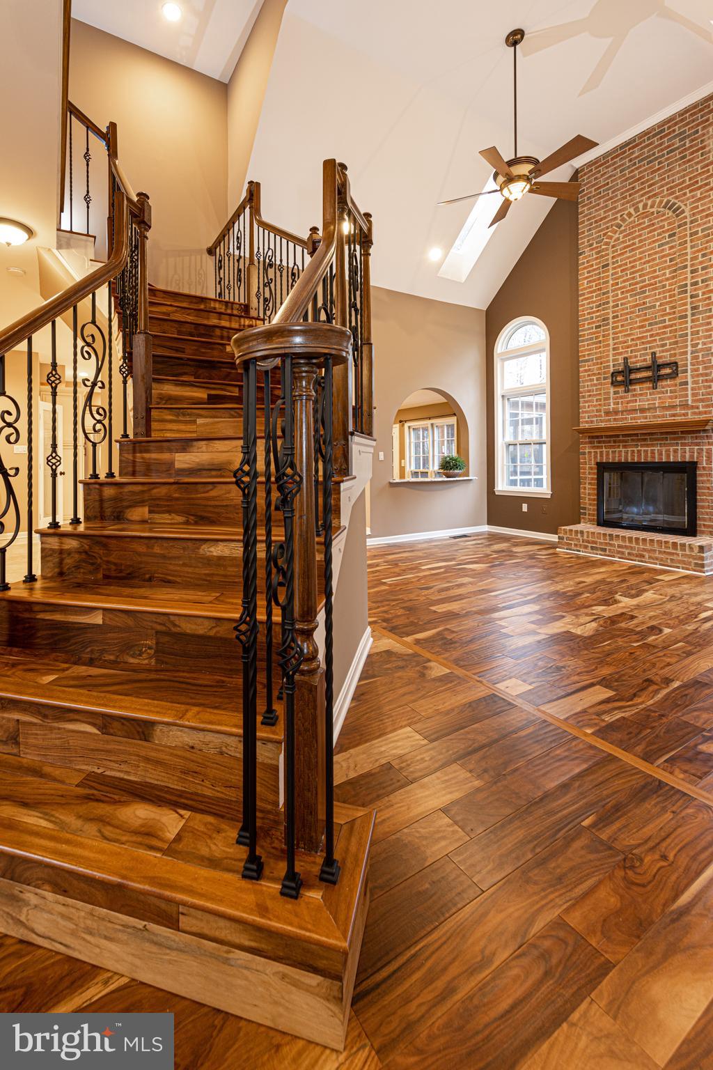 CROSSPOINTE - Residential