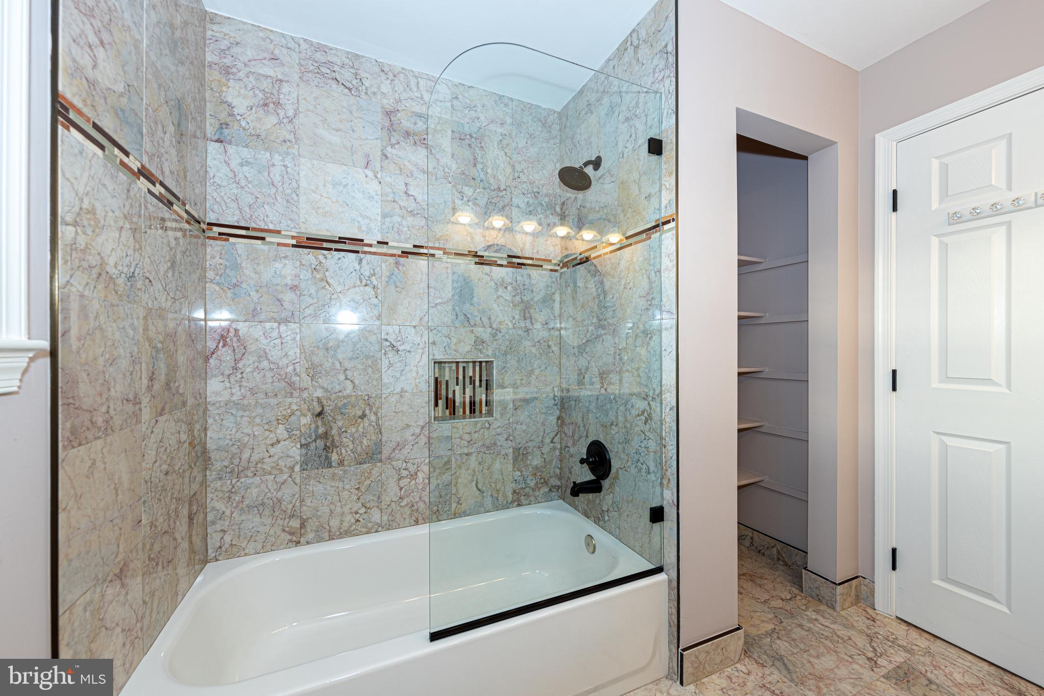 CROSSPOINTE - Residential