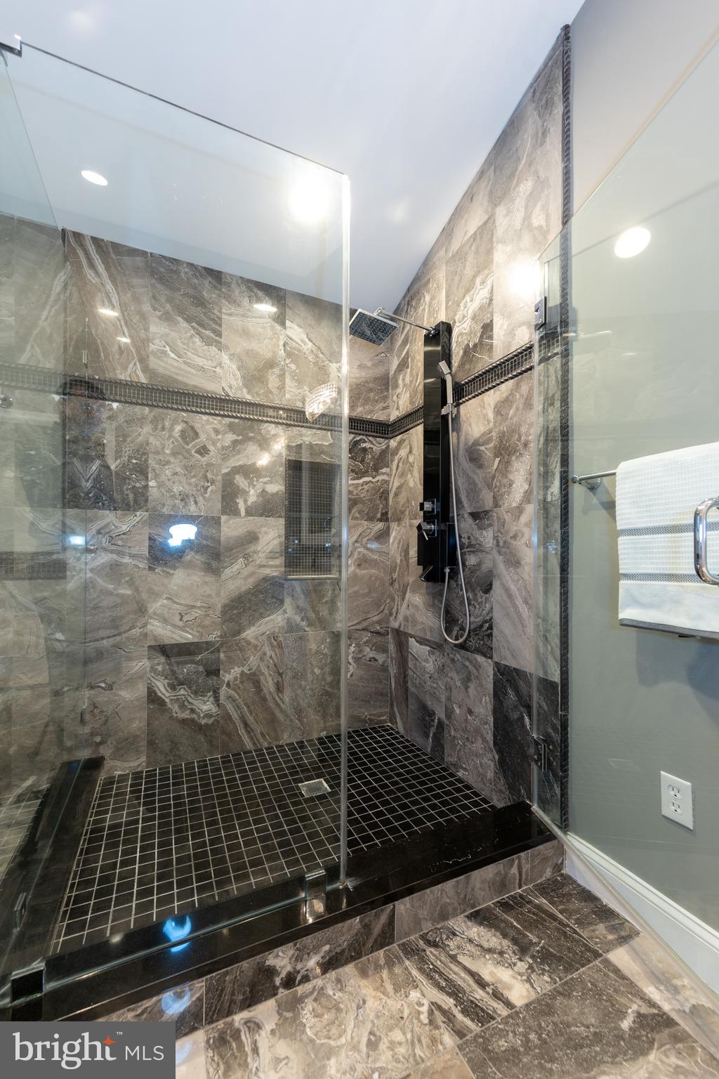 CROSSPOINTE - Residential