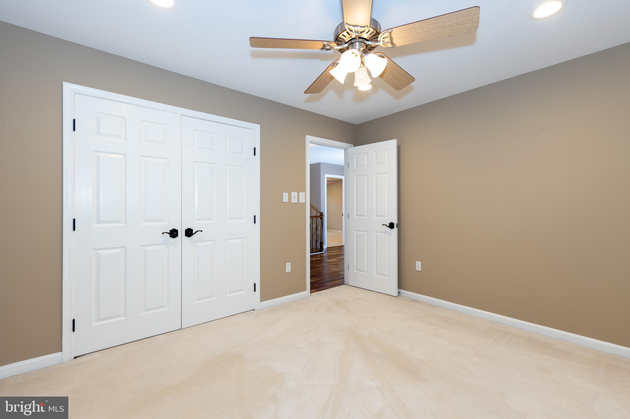 CROSSPOINTE - Residential