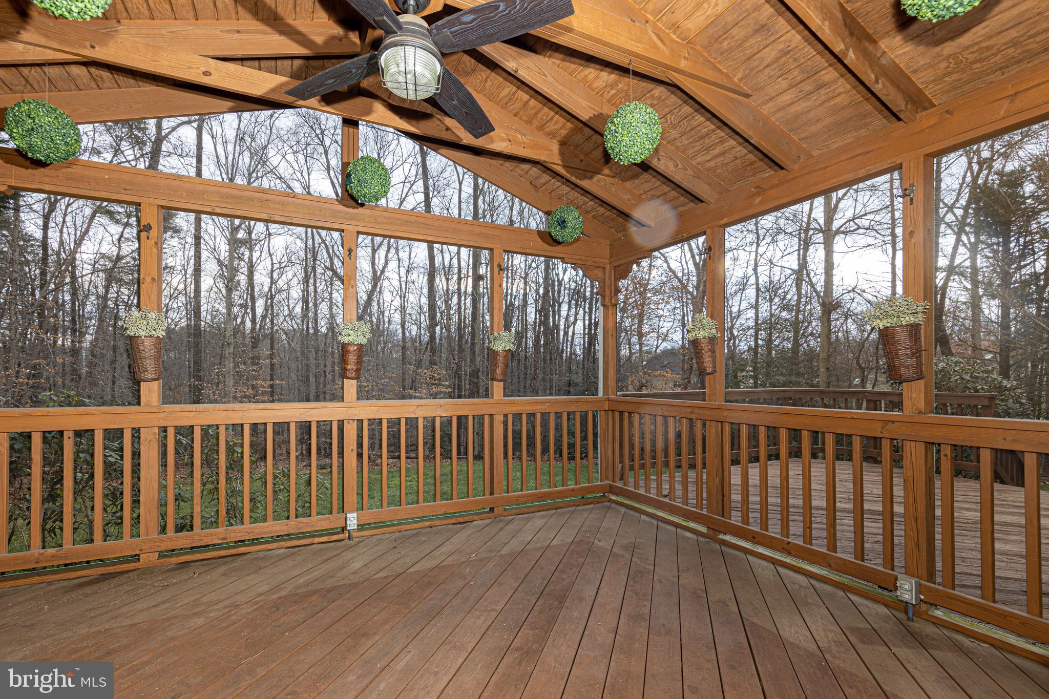 CROSSPOINTE - Residential