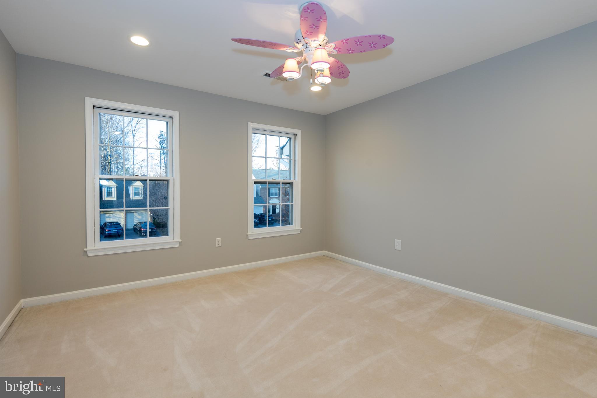 CROSSPOINTE - Residential